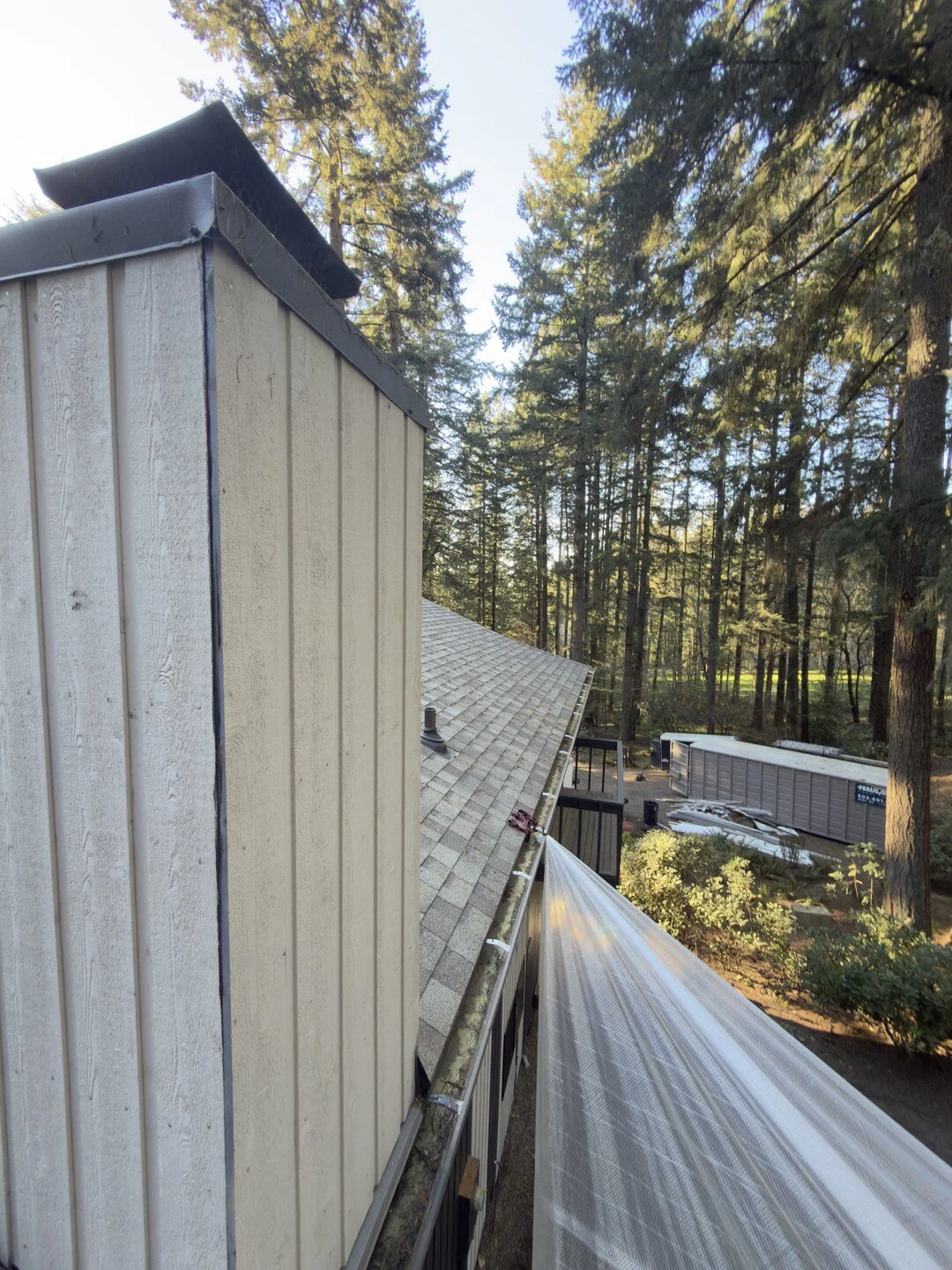 Chimney-siding-leak-repair.jpg