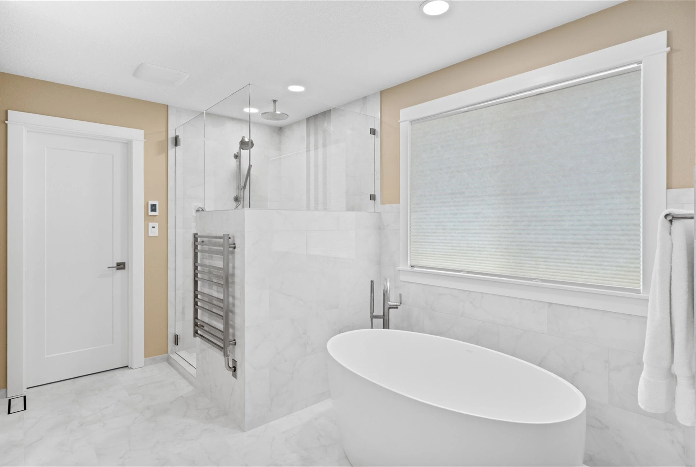 9 Freestanding-Bathtub-Towel-Warmer-Custom-Shower.jpg