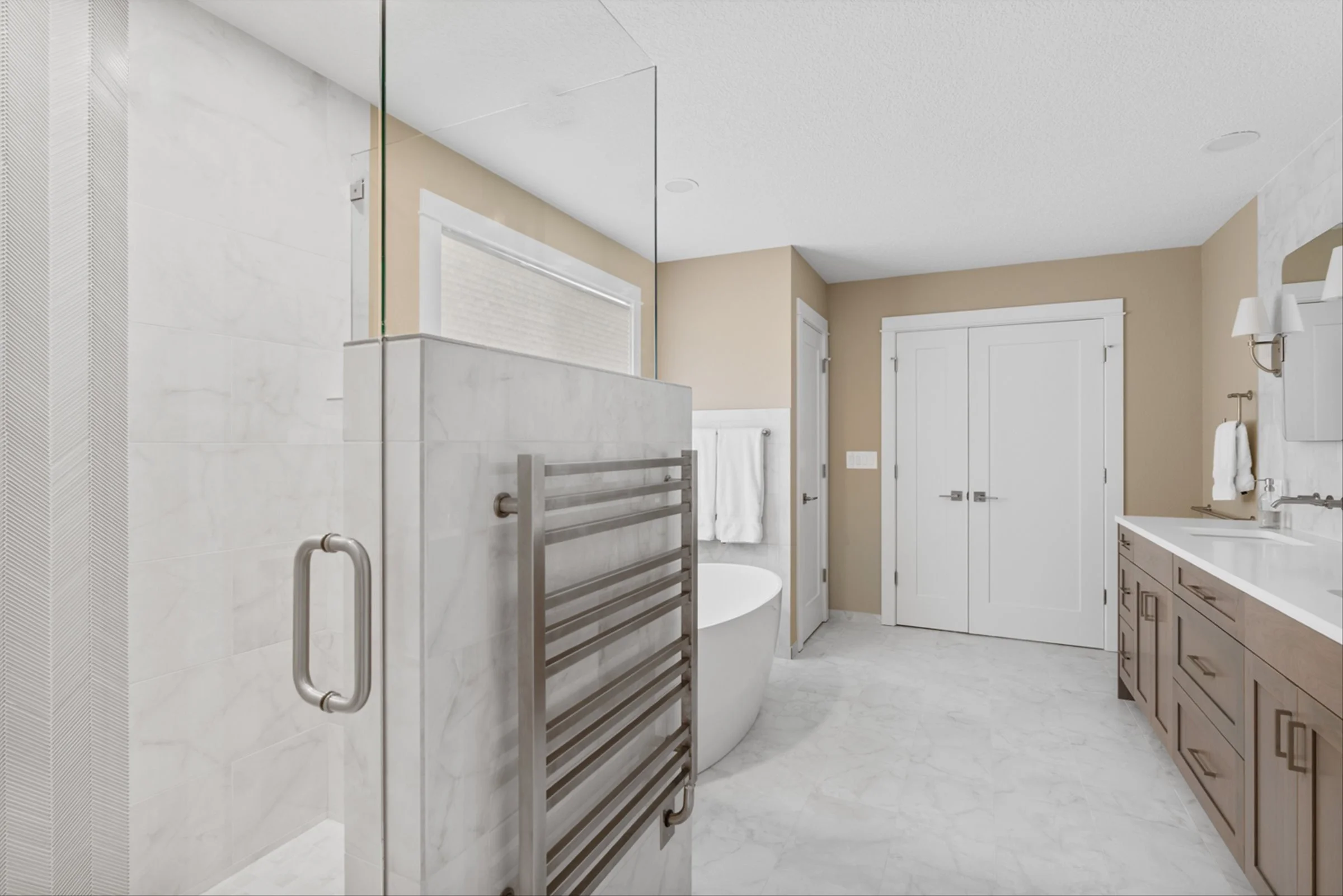 10 Custom-Shower-Towel-Rack.jpg