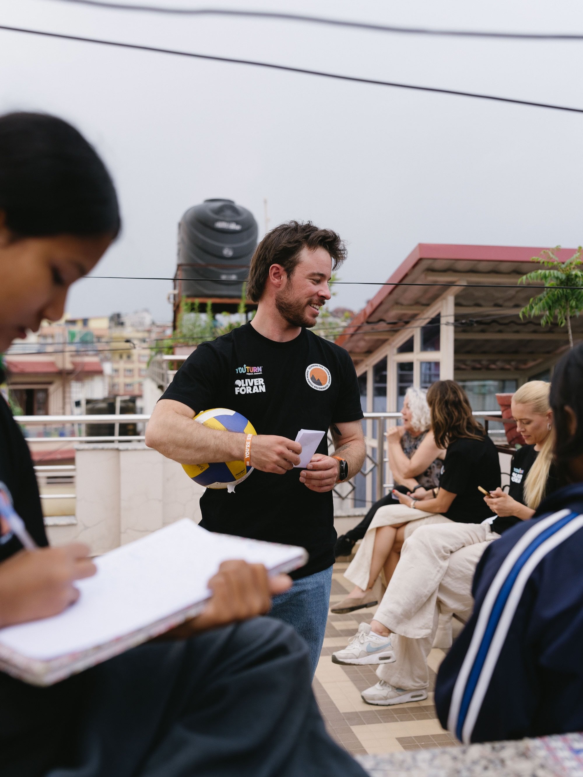 THE POWER OF LOOKING FORWARD ☝🏽

Once we got back from Everest, our team was lucky enough to spend an afternoon with the girls at @udana_nepal 

@udana_nepal is a Spanish founded charity that supports girls and young women in Nepal through housing, 