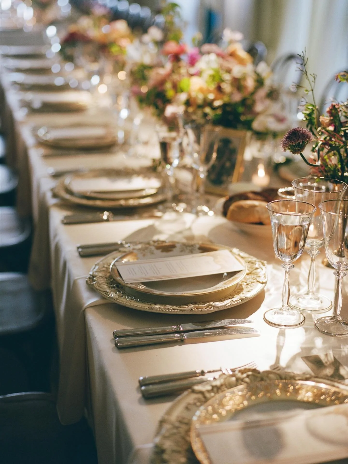 When everyone, including the sunset,  comes together to nail the assignment.

Hosts @elfredsaid @bub_sr 
Planning &amp; Design @madixandco 
Floral @amandavidmardesign 
Photo @dianarotheryweddings w/ support from @love.and.other.stories 
Venue @floodm