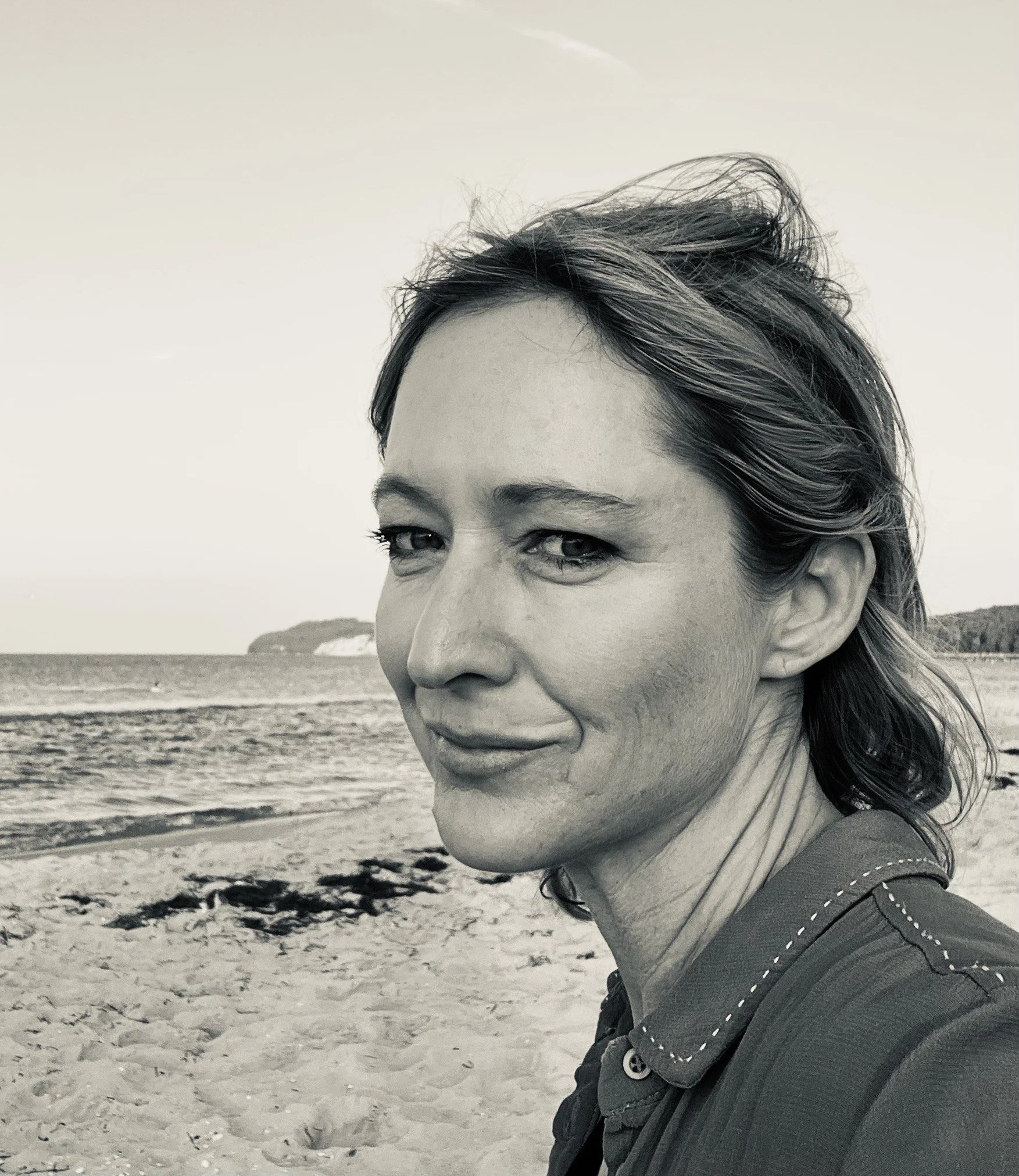 SJ Blake (b.1983) is an experimental artist and performance designer based on Waiheke Island.