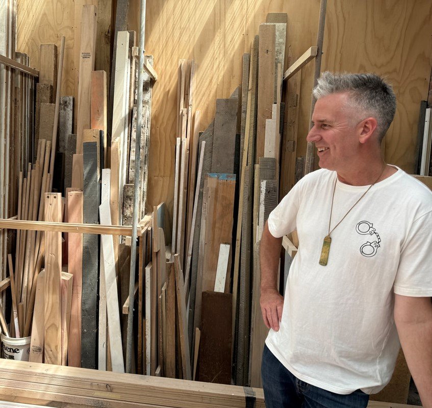 Glen Hayward graduated with a Doctorate from Elam in 2005. In 2003 he participated in the inaugural Sculpture on the Gulf.