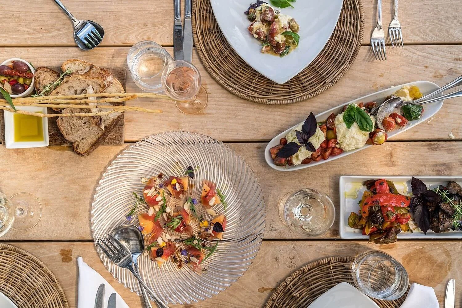 Waiheke has award winning restaurants and wineries to enjoy.