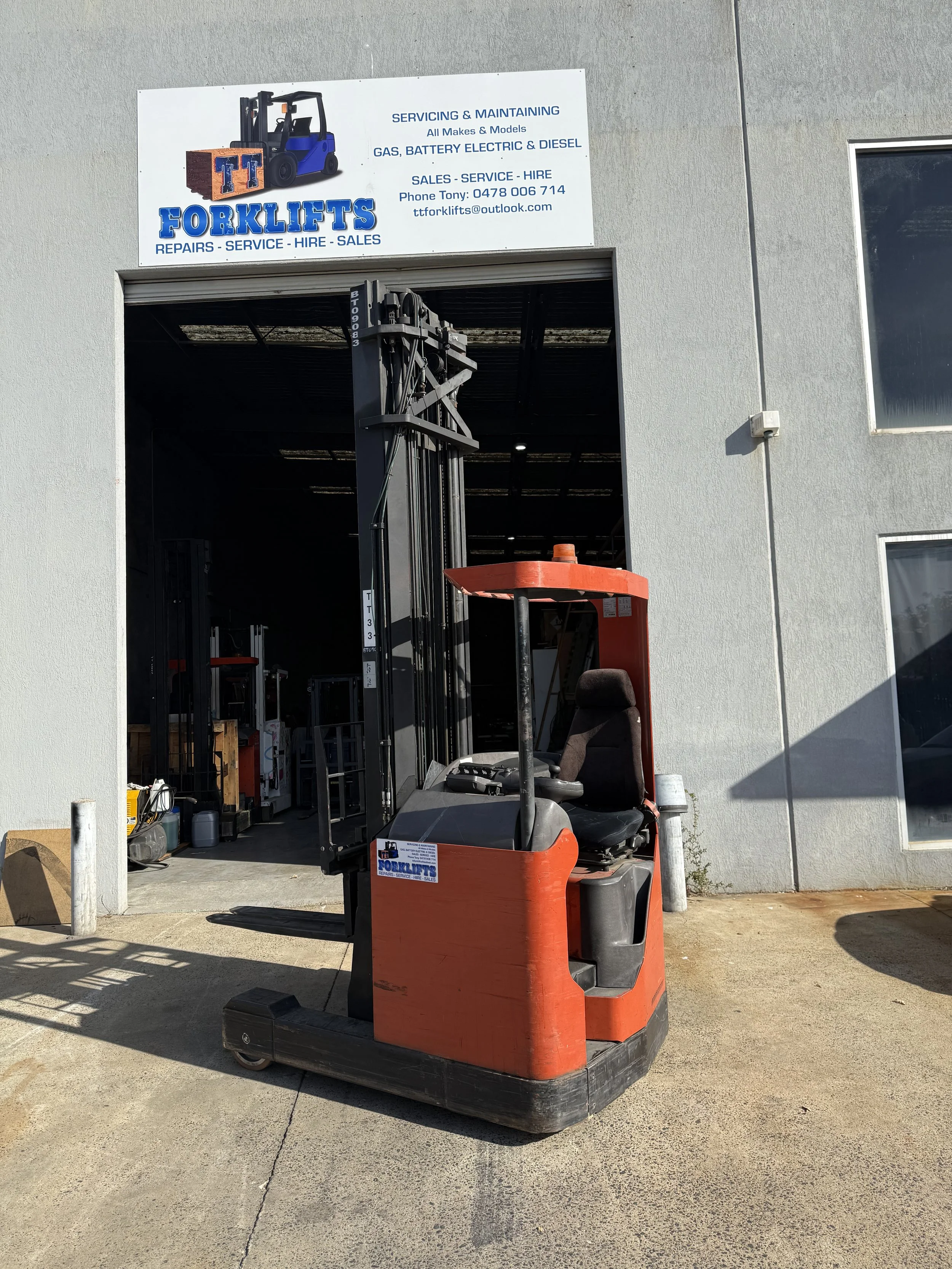 BT high reach forklift 8.5M $9,000