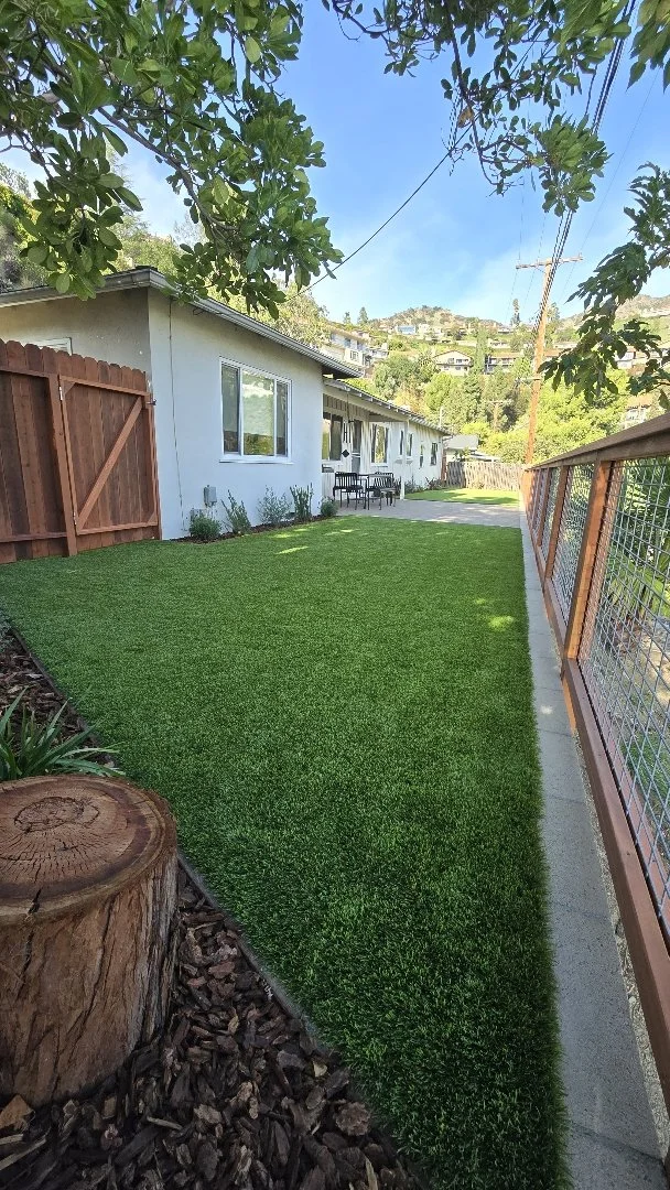 artificial turf and hog wire