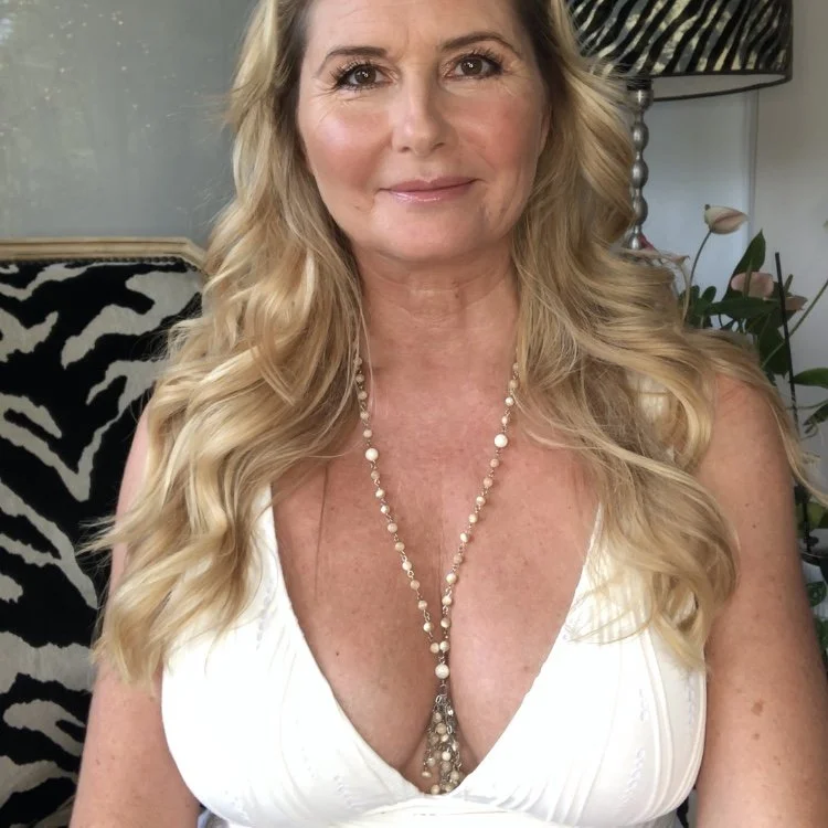 Mother of Pearl tassel pendant necklace.