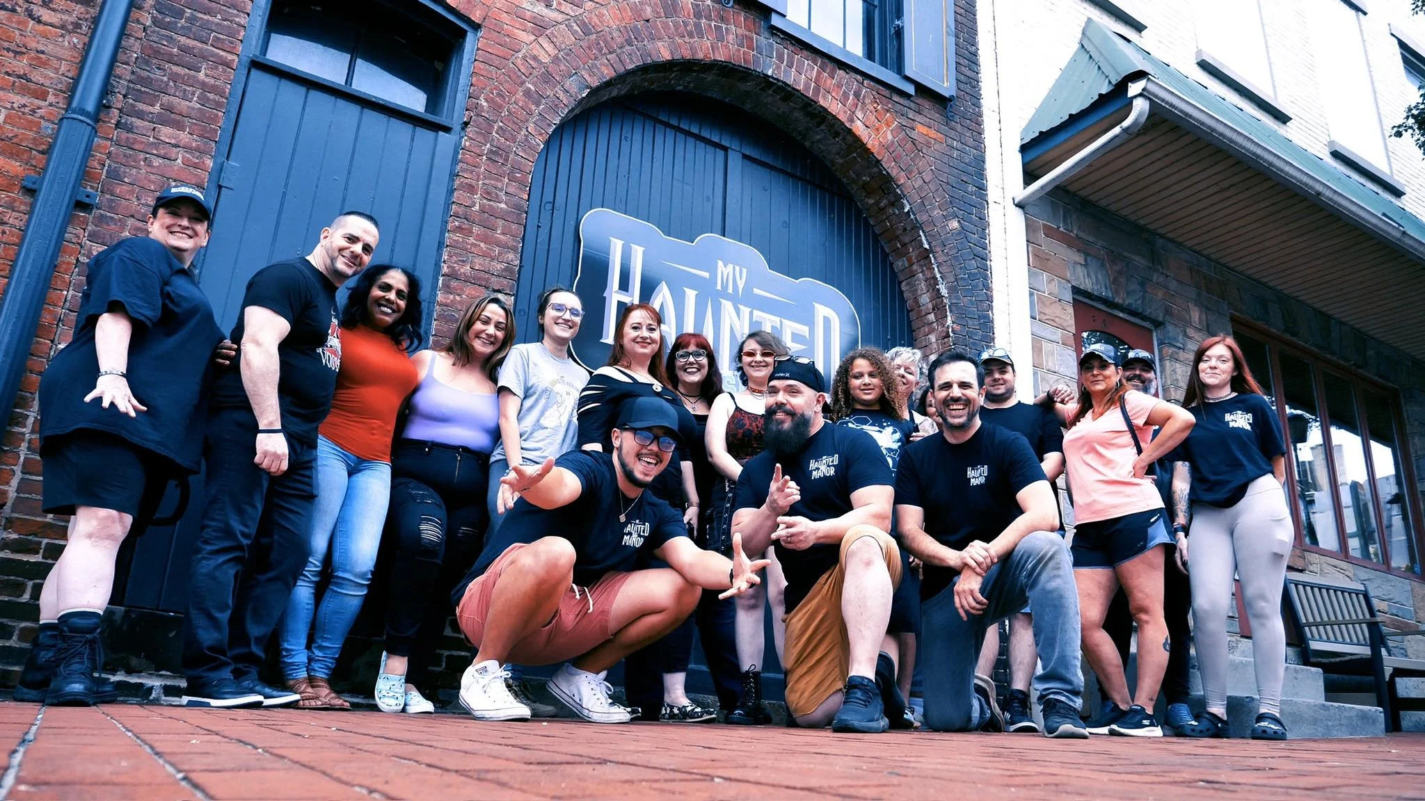 Build a brand that connects, converts, and stands out.