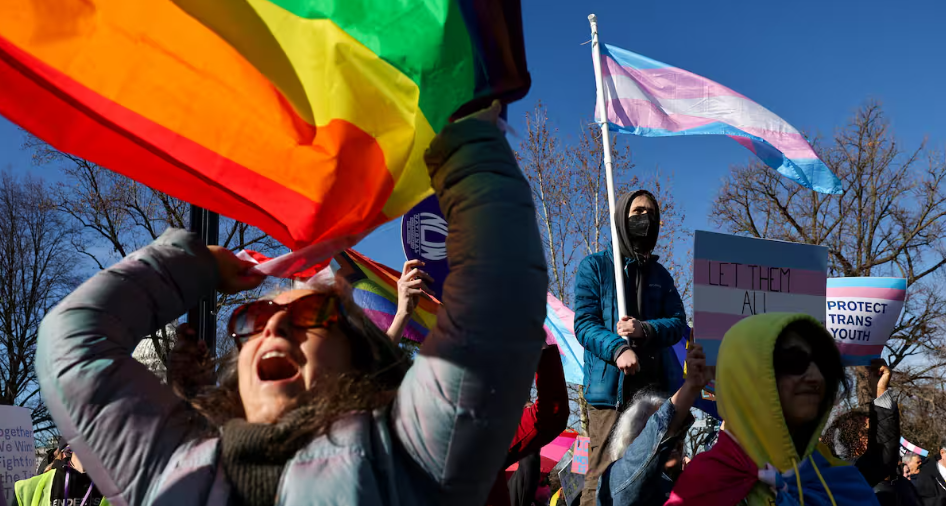 Kansas trekt rijbewijzen en geboorte akten van trans personen in