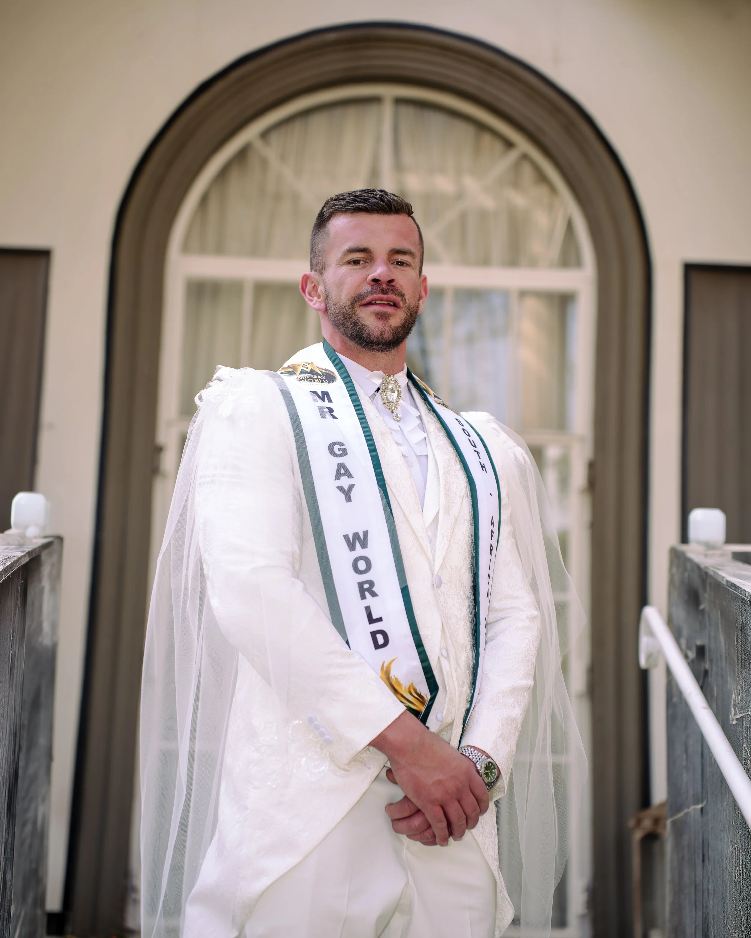 Van Veerkracht naar Representatie: Jacques Gous gekroond tot Mr Gay World South-Africa 2026