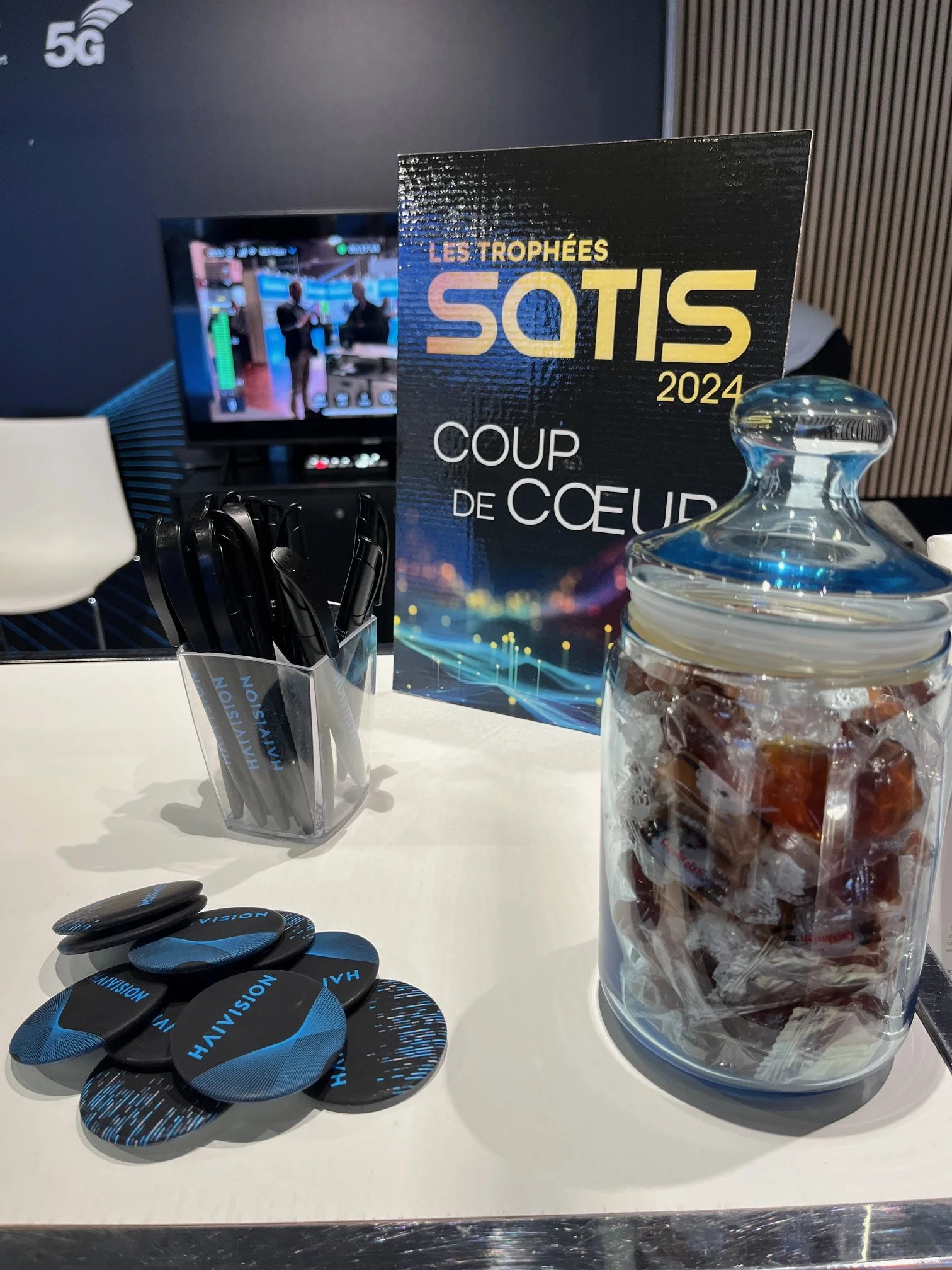 Valérie Dekeyser/Pluenn Studio - Organisation de salons professionnels, soumettre des candidatures pour gagner des prix et prévoir les goodies.