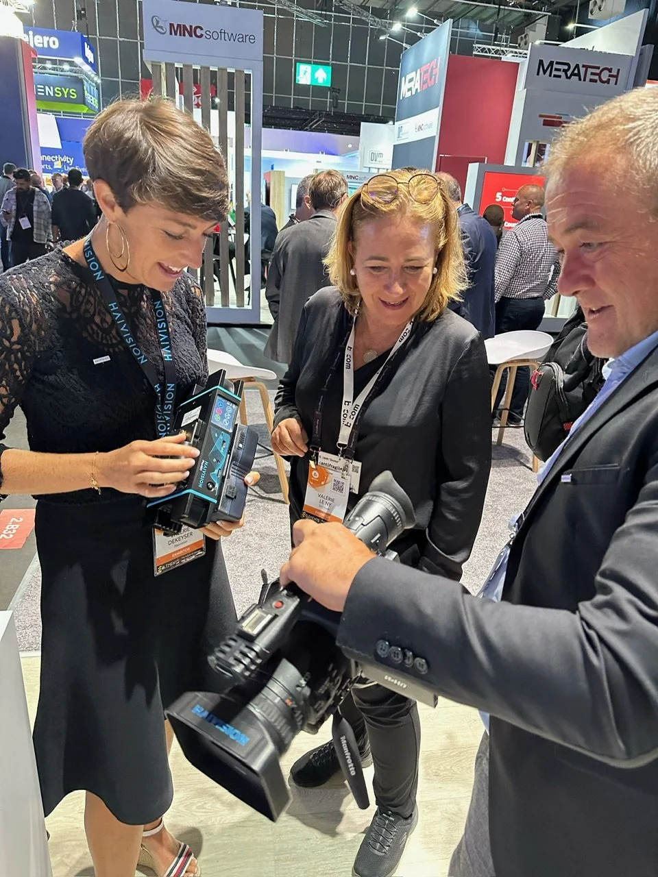 Valérie Dekeyser/Pluenn Studio - Organisation des salons BtoB pour Haivision, ici à Amsterdam. Présentation des produits à la presse.