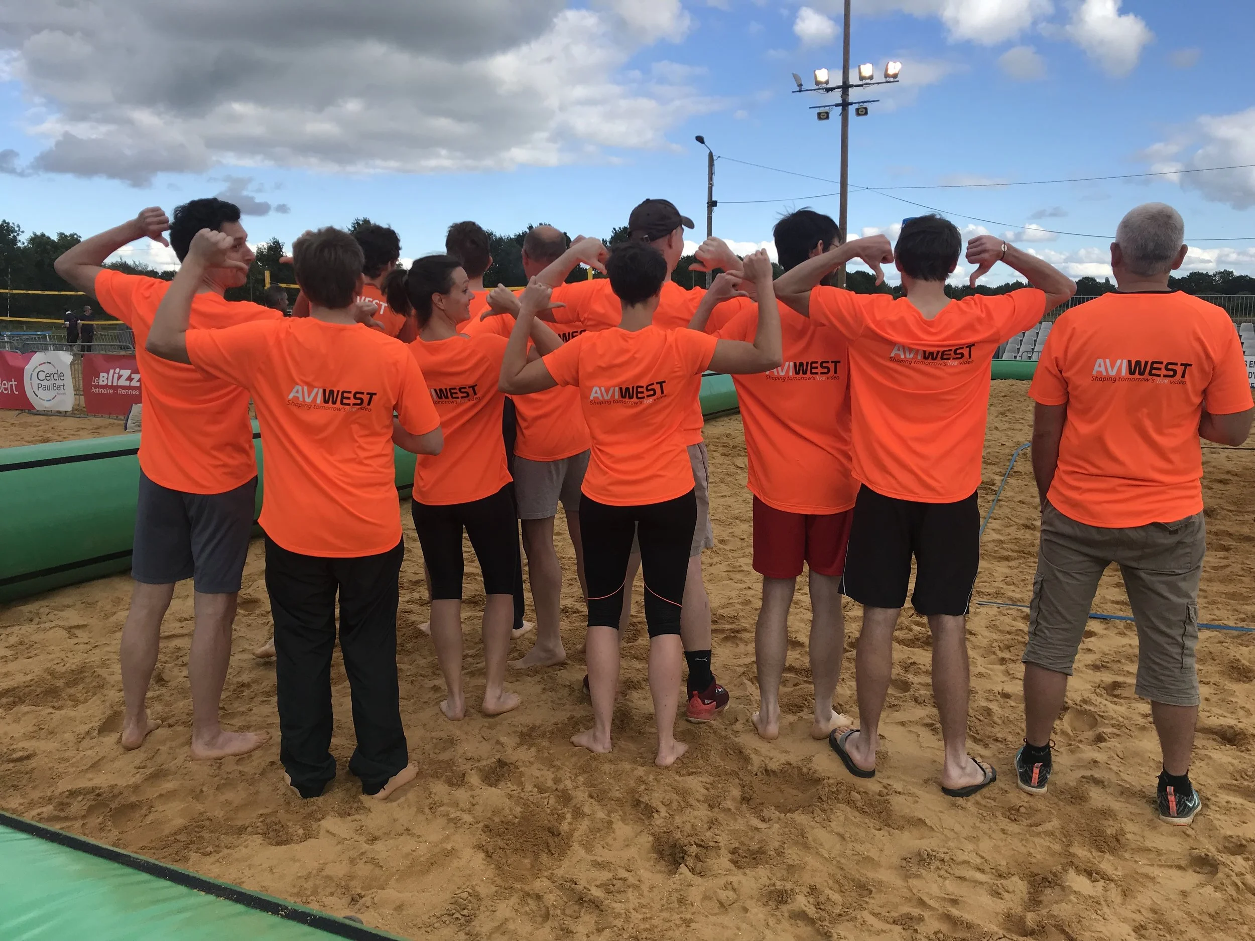 Valérie Dekeyser/Pluenn Studio - Organisation d'évènement' internes au sein d'AVIWEST