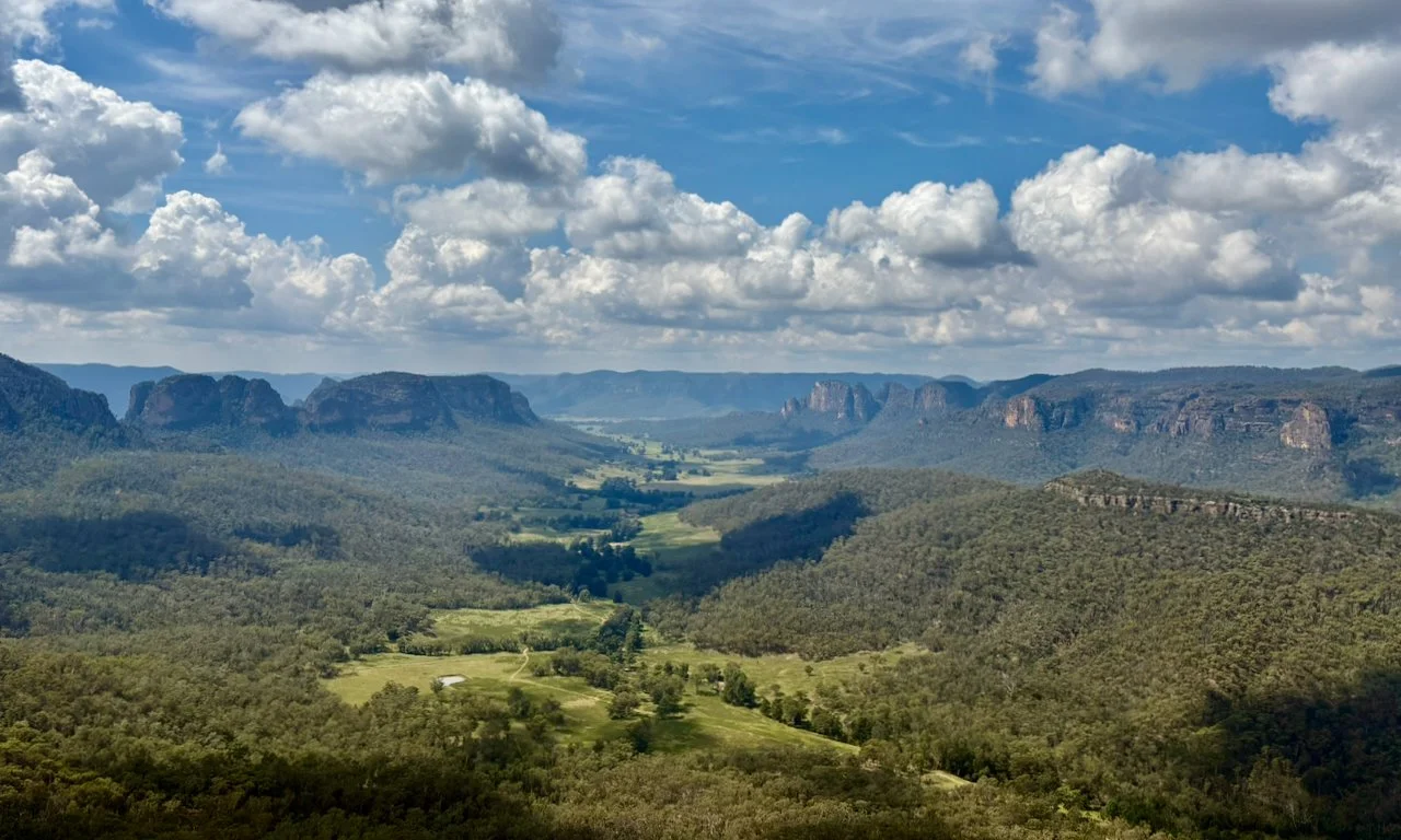 Looking across Emu Creek Valley. The northern Yodellers Range on the left, Minaret Range (middle right) and Pomany Range (far right)