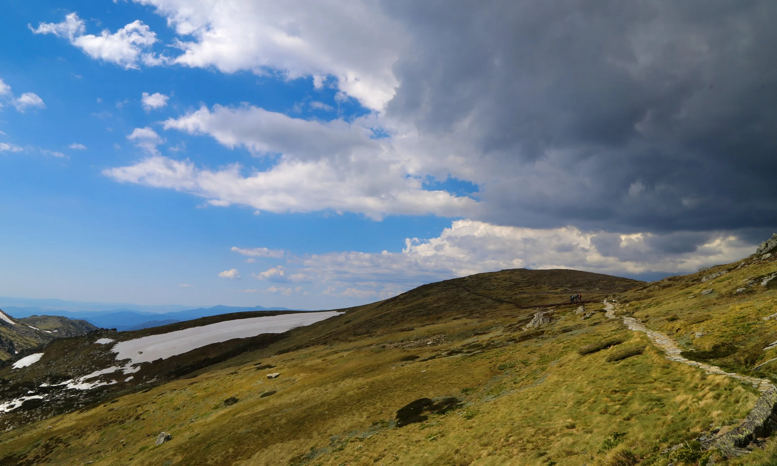 Main range - storm clouds move in