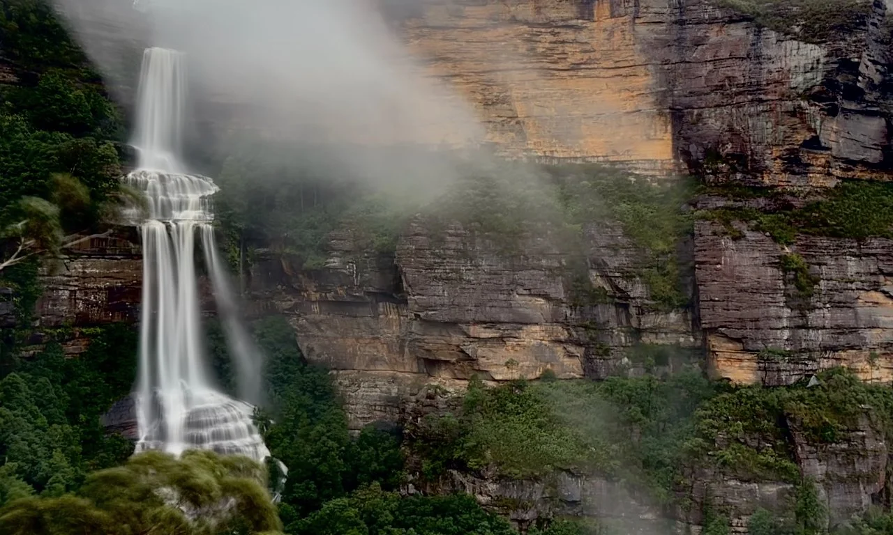 Katoomba Falls waterfall over cliff