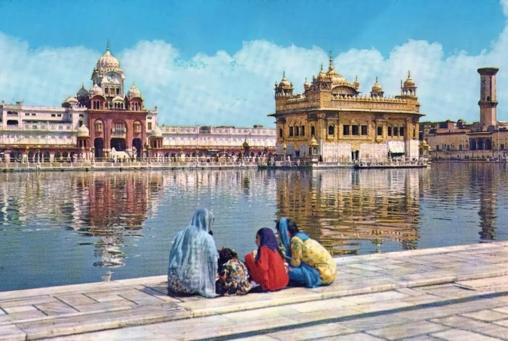 Restored & Digitised - Creases removed whilst preserving the original detail.

Through careful digitisation and restoration, the creases have been removed while preserving the colour and detail of the original print.