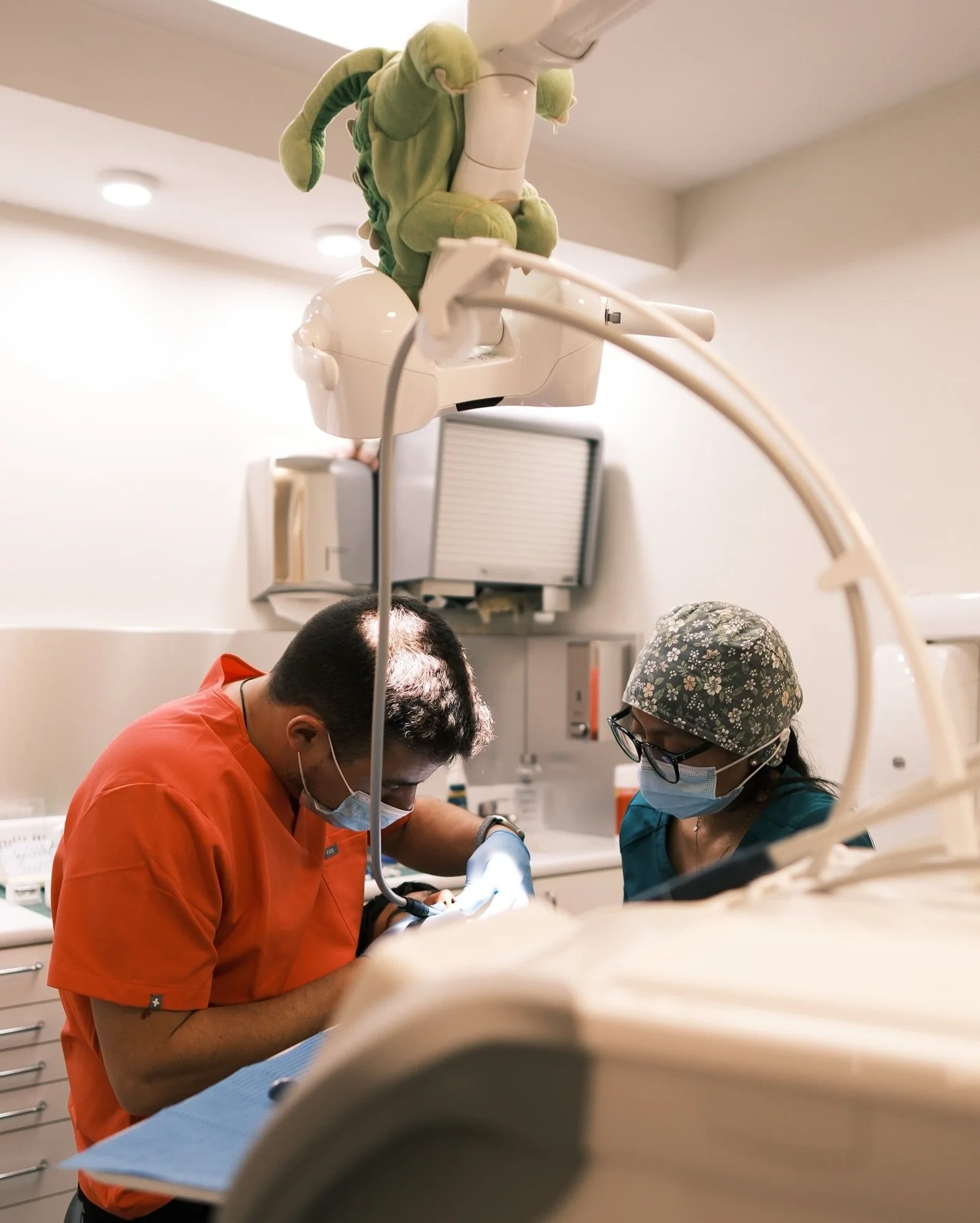 🧸🦷 Aqu&iacute; el dentista no da miedo

Sabemos lo importante que es la primera visita. Por eso cuidamos cada detalle para que los ni&ntilde;os se sientan tranquilos desde el primer momento.

👶 Odontopediatr&iacute;a especializada
📍 Cerdanyola de