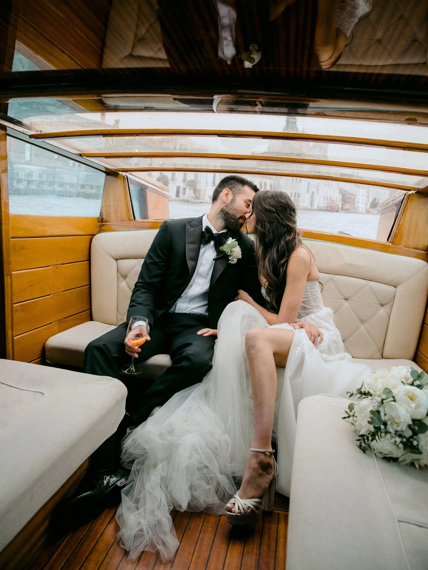Wedding in Venice @belmondhotelcipriani 
&bull;
&bull;
&bull;
&bull;
PLANNING: @angellionveniceweddings 
PHOTOGRAPHY: @erinandgabri 
LOCATION: @belmondhotelcipriani 

#venicewedding #weddingphotographervenice #italydestinationwedding #weddingphotogra