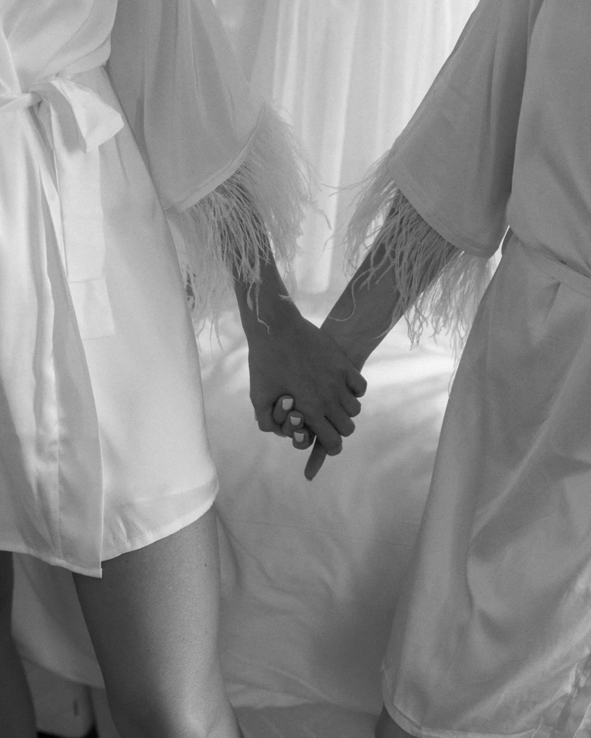 Getting ready with your bestie&hellip;
&bull;
&bull;
&bull;
&bull;
Shooting real weddings, real couples &amp; real moments as they unfold is when our eyes &amp; hearts get activated. Weddings are fast and unpredictable but that&rsquo;s when special t