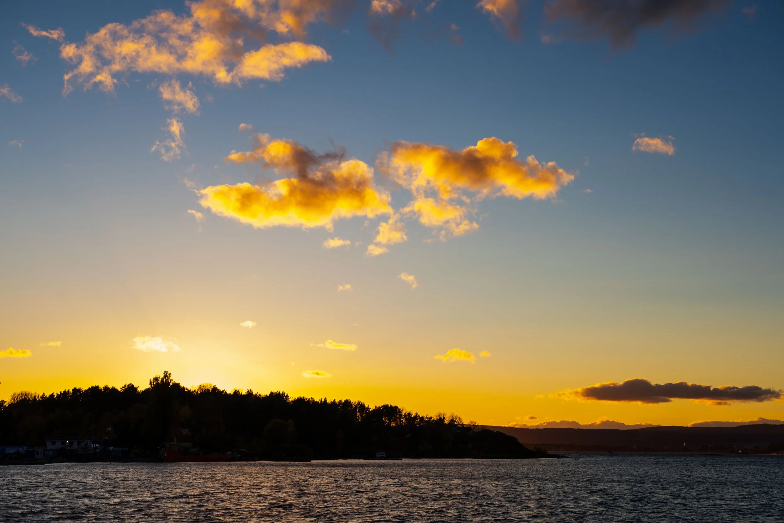 Sunset as seen from Sørenga in Oslo.  Copyright: Einar Herstad-Hansen