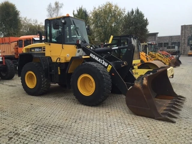 KOMATSU WA250PZ-6