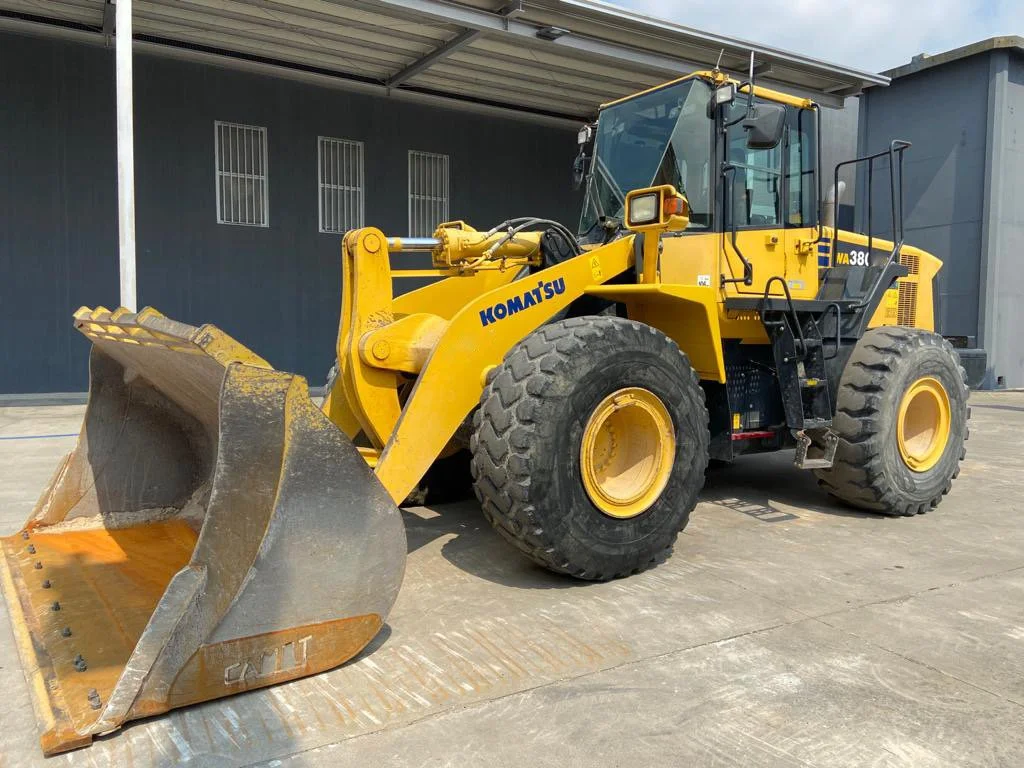 KOMATSU WA380-6