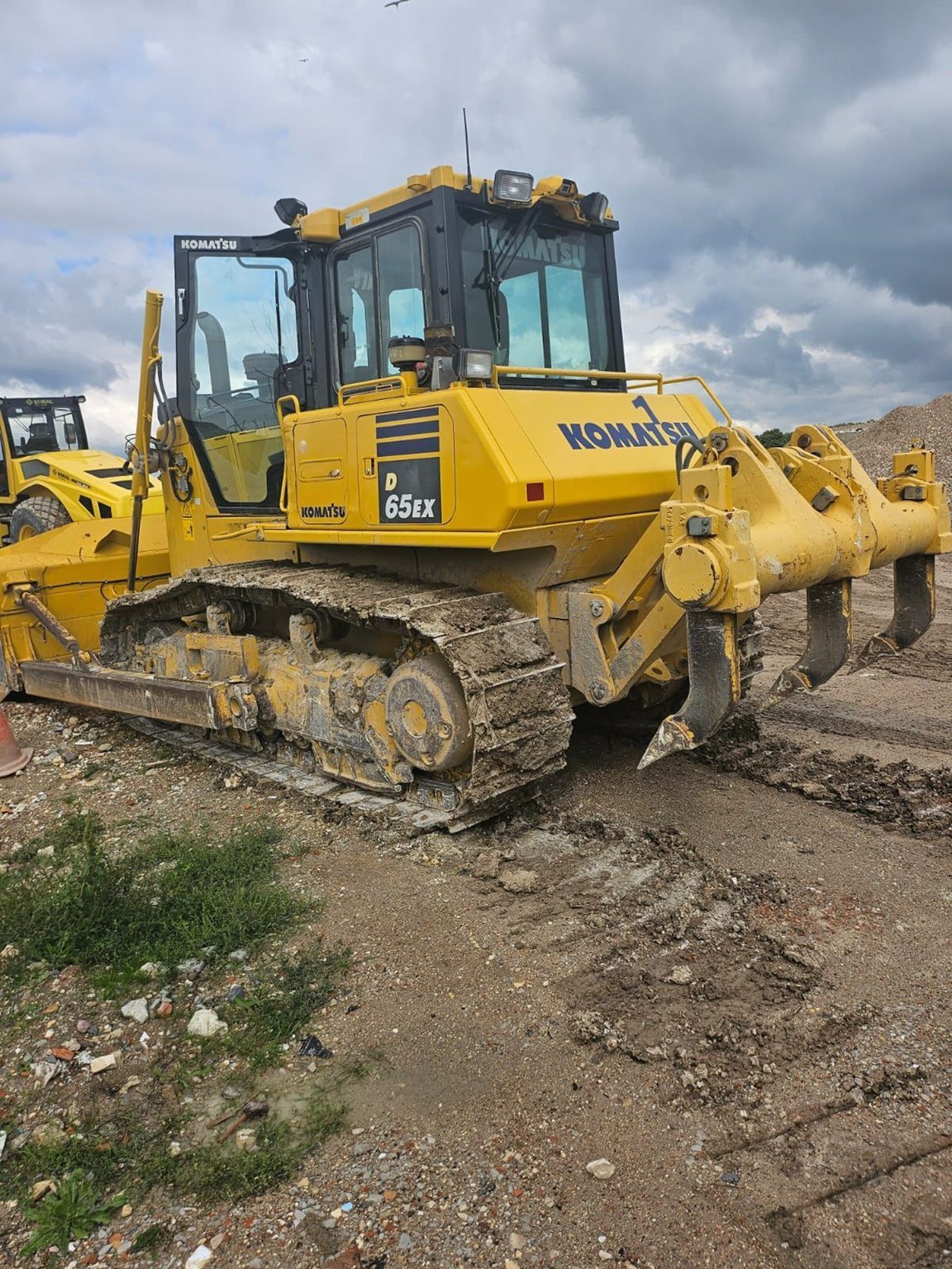 KOMATSU D65EX-18E0