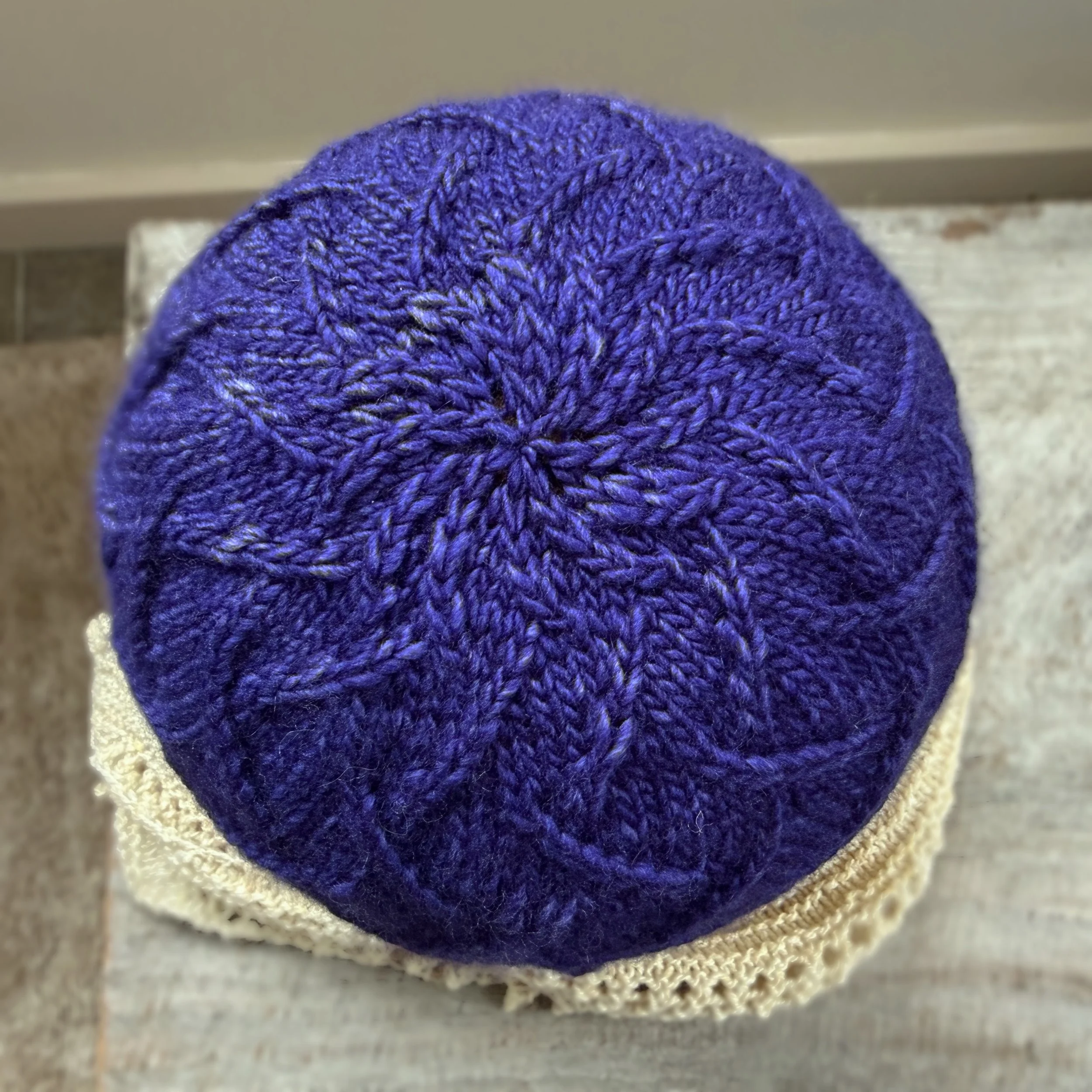 Pattern details on the top of the Purple zig zag beanie.JPG