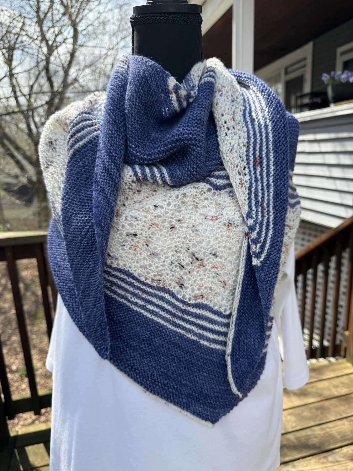 Stripes and lace shawl-4.JPG