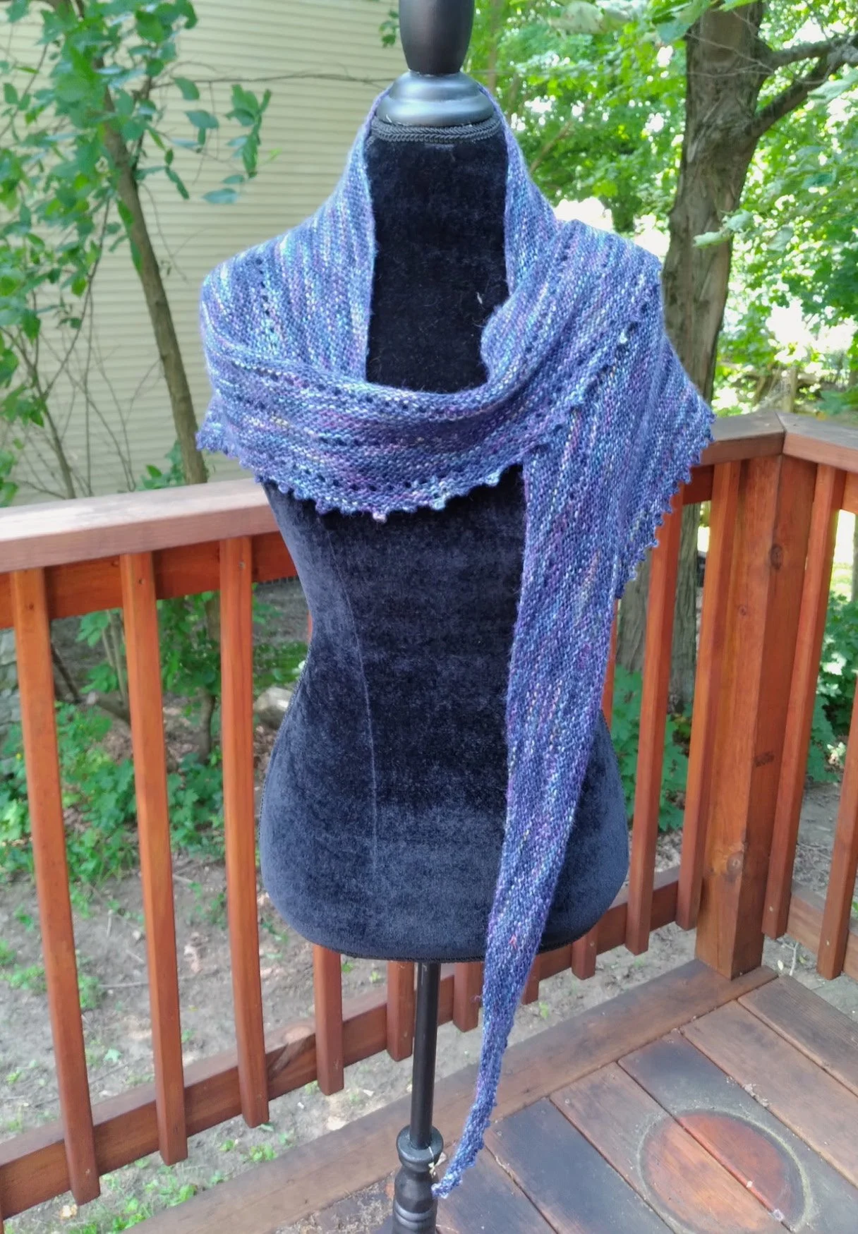 Grape Triple S Shawl knit with handdyed yarn-3.jpg