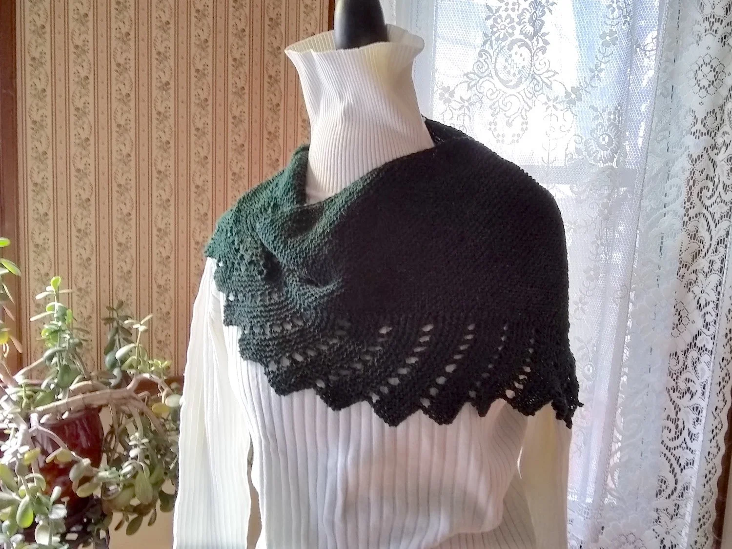 Close to You Shawl hanknit in merino wool-2.jpg