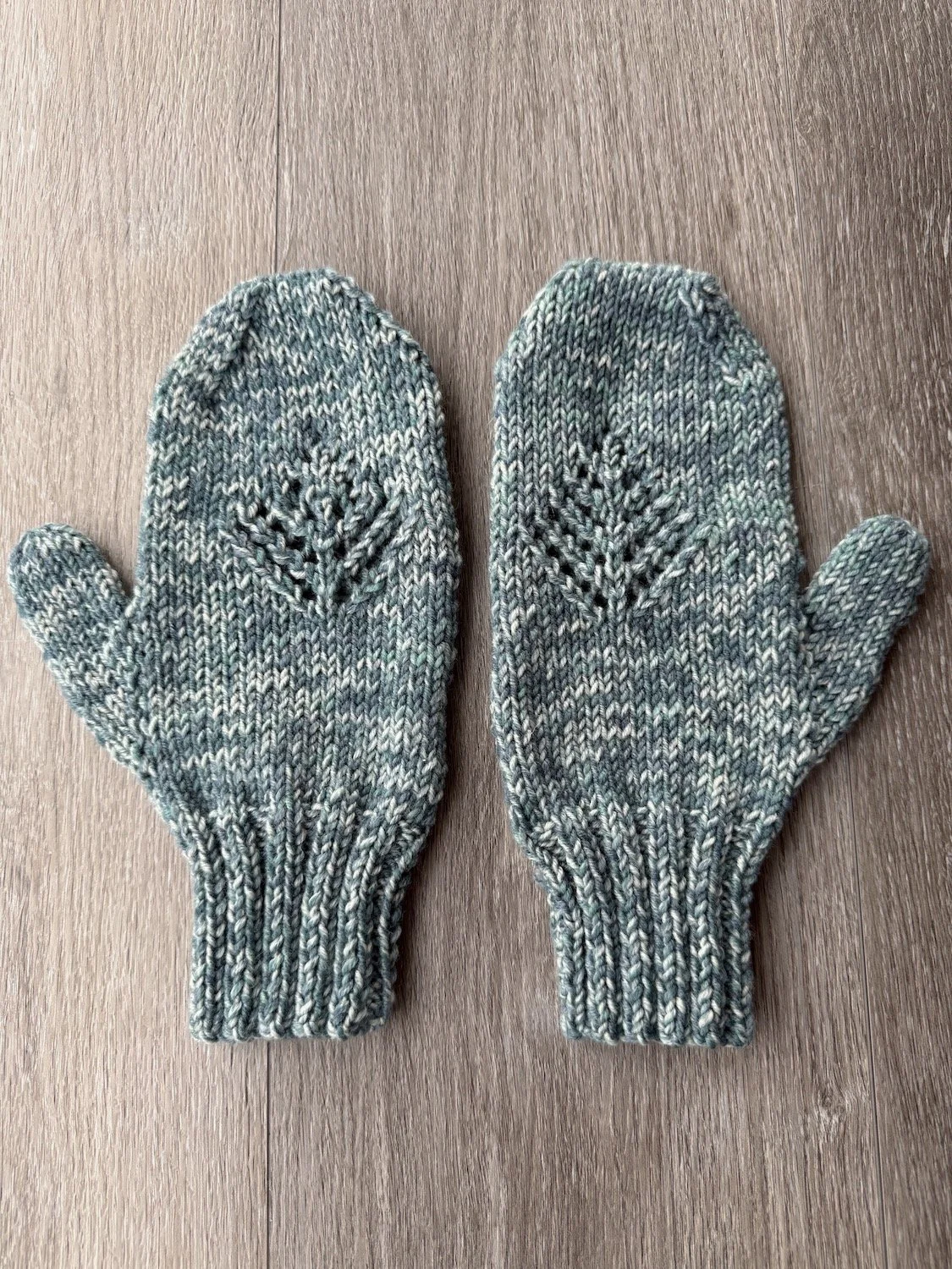Pine Tree Mittens