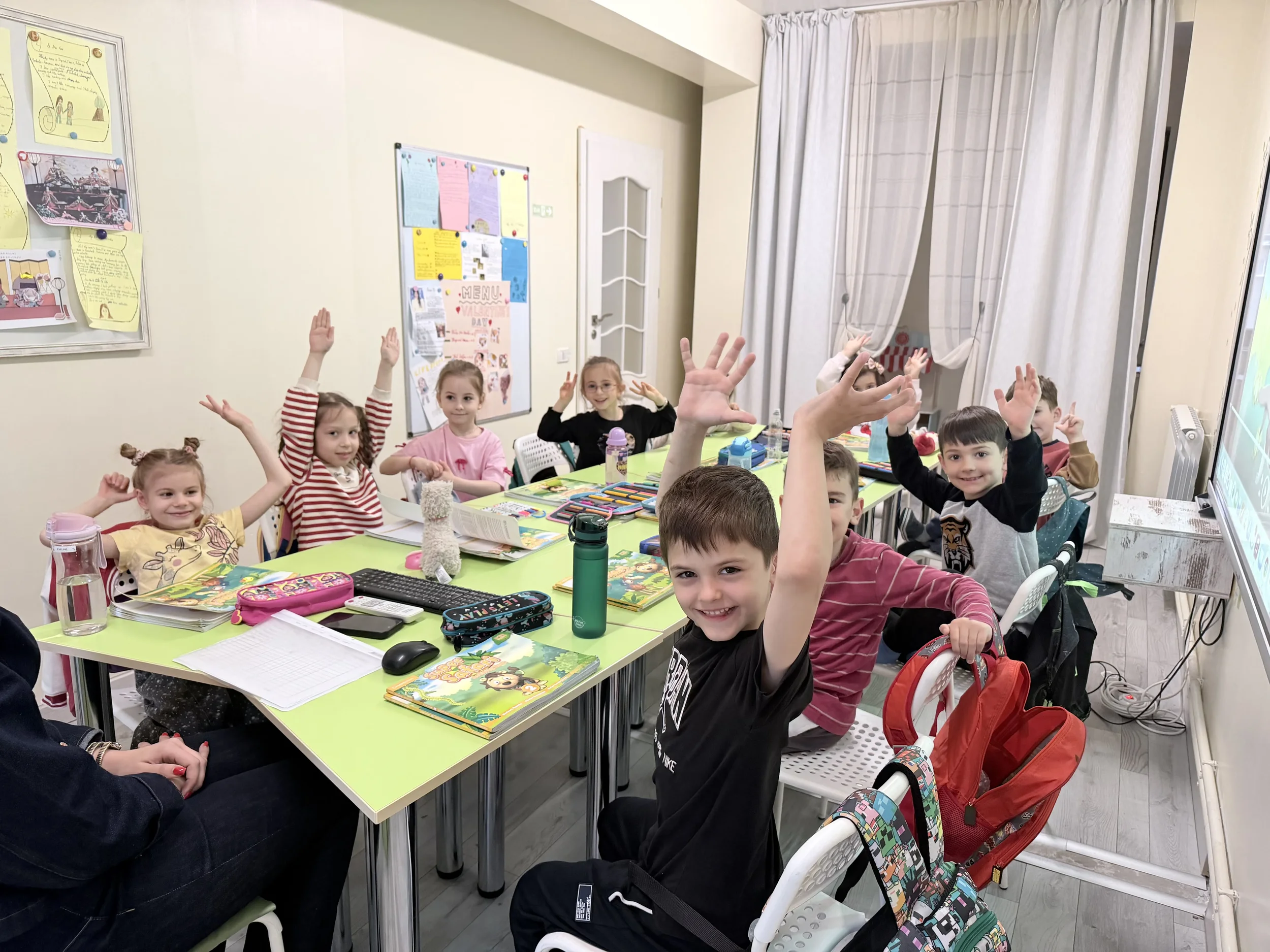 Școala de Vară Boutique: Cum Transformăm Vacanța într-o Aventură Lingvistică Plină de Sens