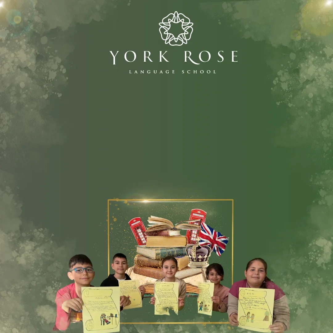 Bannerul paginii de înscrieri la engleză York Rose Language School pe fundal verde, înfățișând cinci copii mândri cu diplomele lor în mână, poziționați sub un colaj grafic cu steagul Marii Britanii, cabine telefonice și cărți vechi.