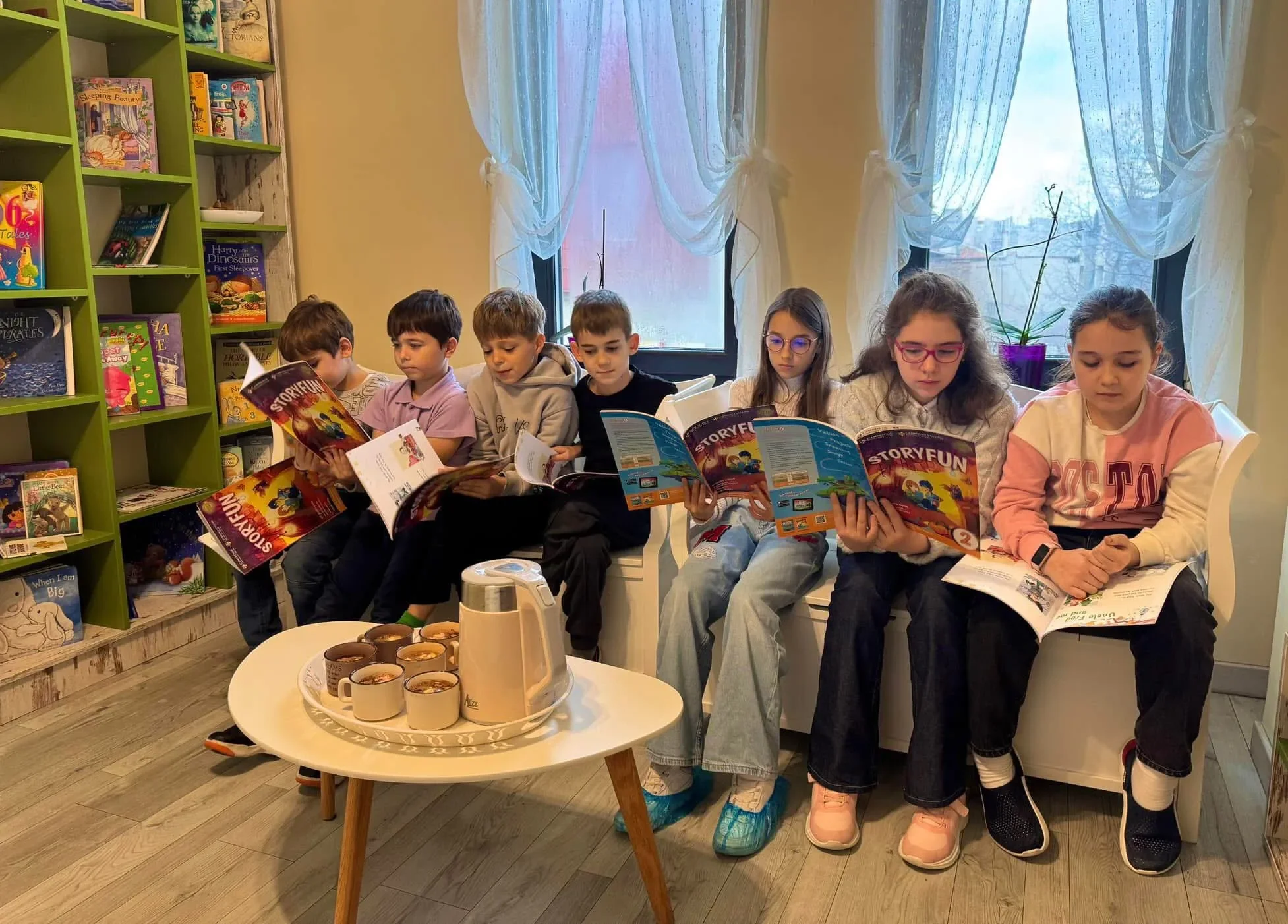 Elevi la York Rose Constanța participă la activitate de lectura pentru dezvoltarea vocabularului