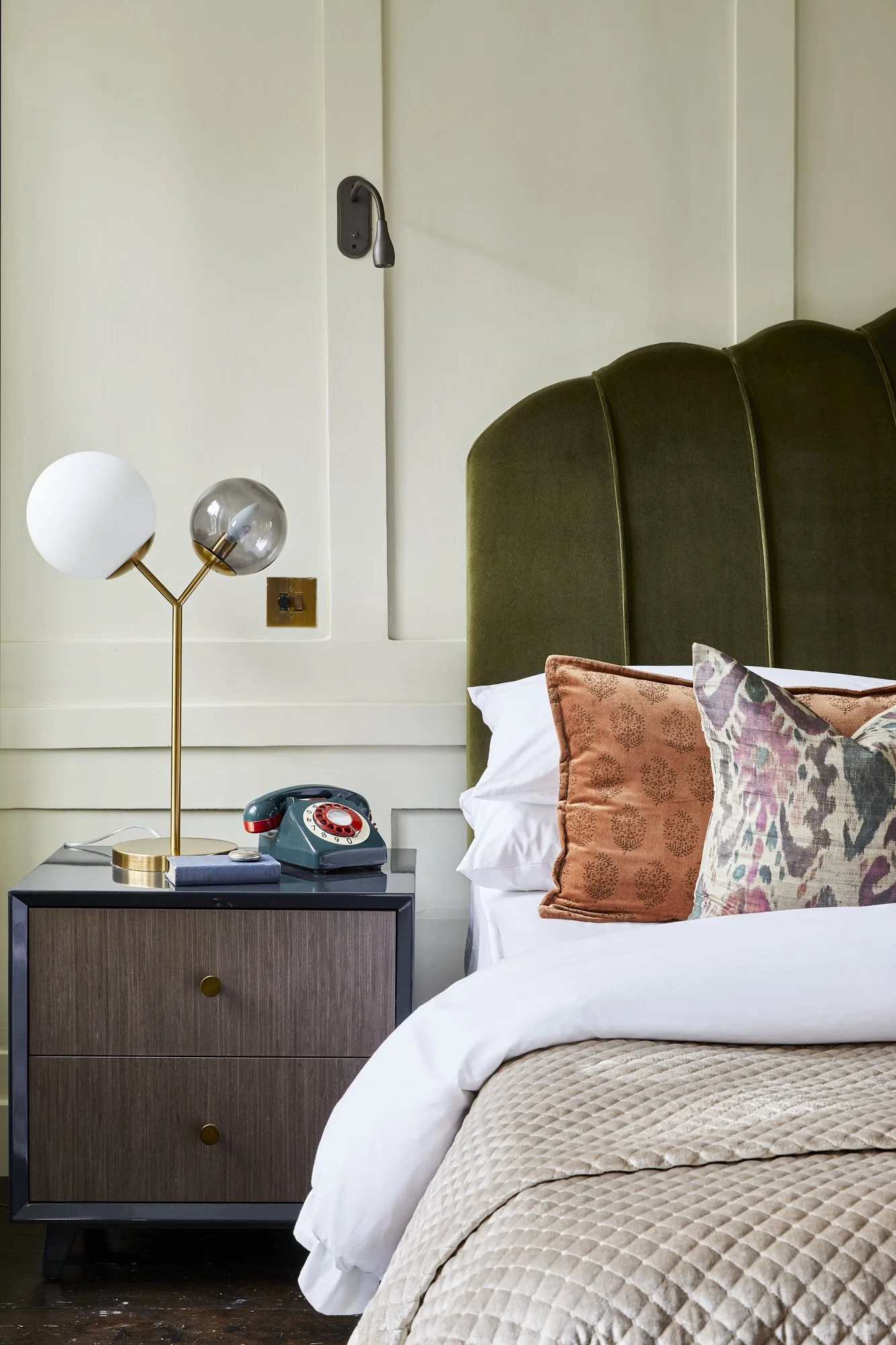 The Art of Mixing Old and New: How to Achieve a Timeless Look in Your ...