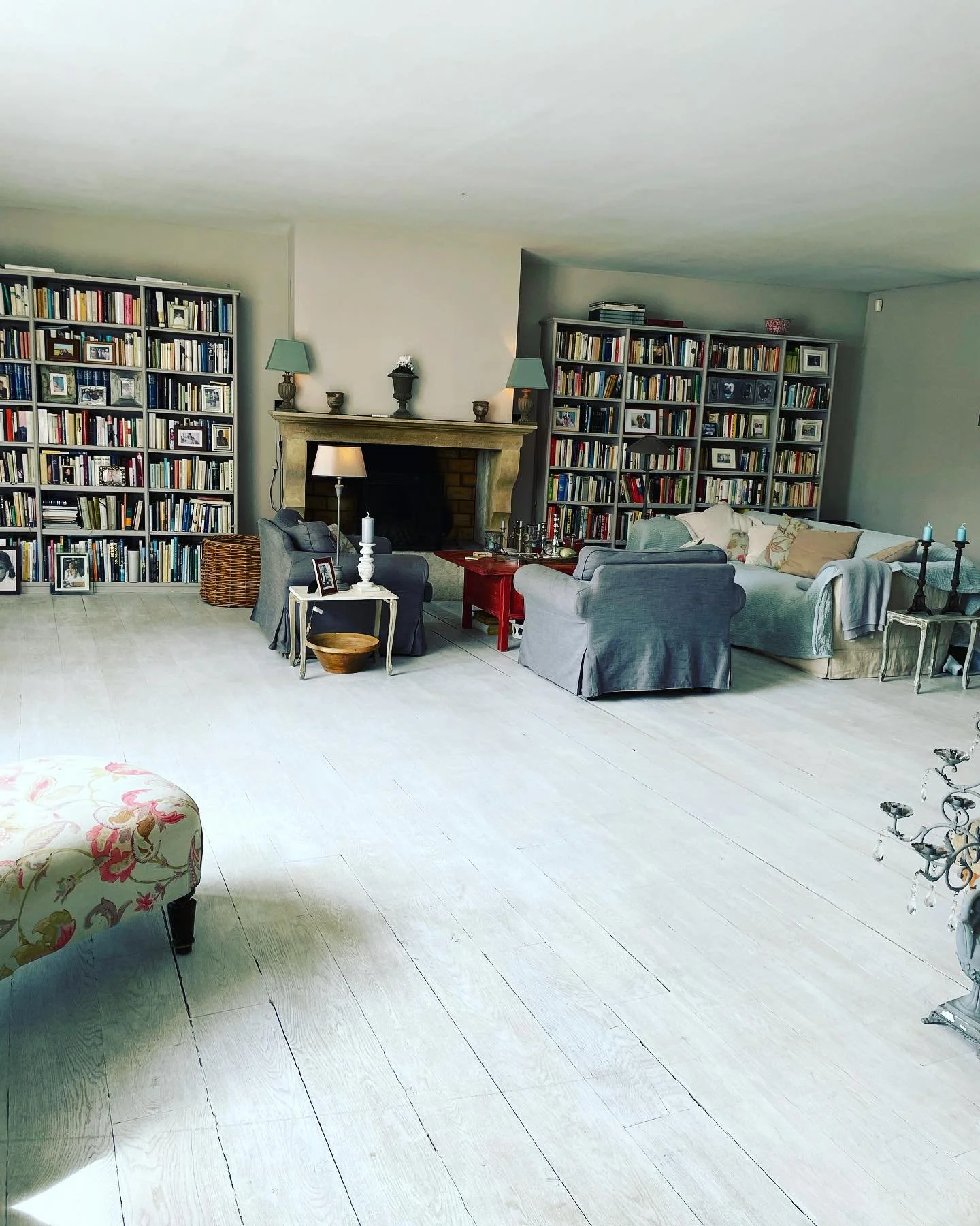 Enjoy the bright and cozy living room with a fireplace  Booking: Link in Bio #ferienhausprovence #livingroom #livingroominspo #interior #landhausstil #provence #enjoylife