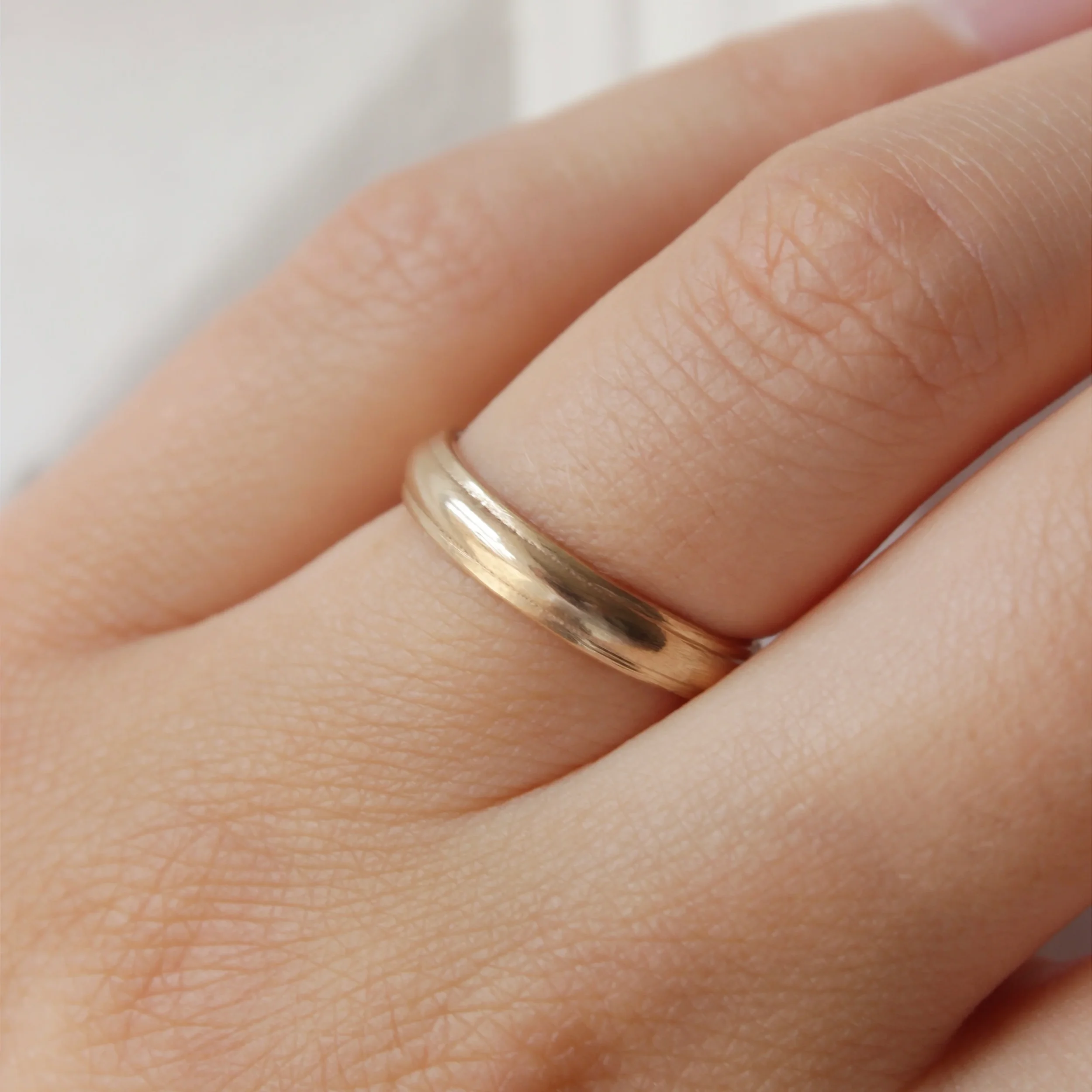 ridgedweddingband..webp