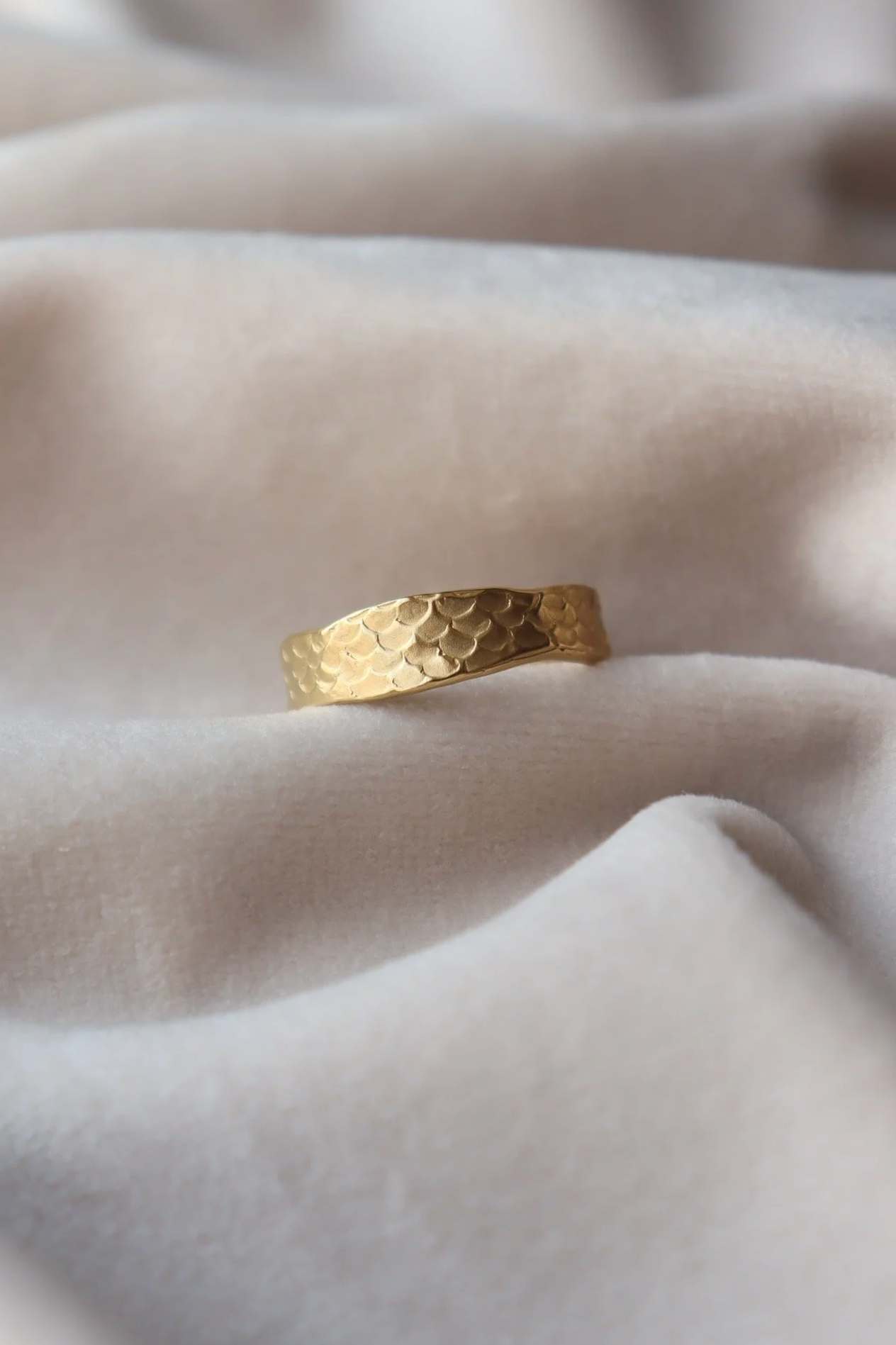 Siren Imprint wedding band
