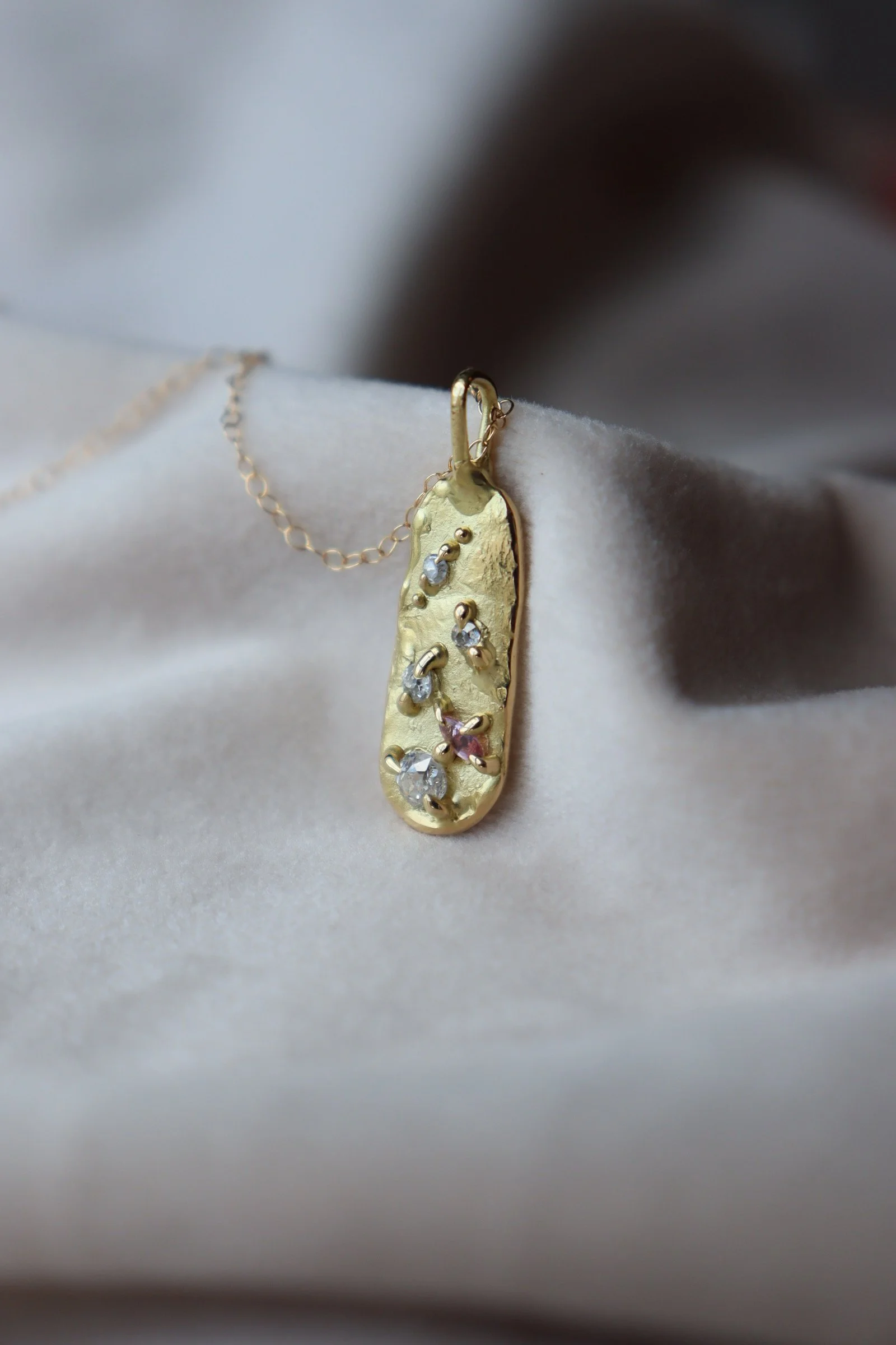 18ct Gold Diamond pendant
