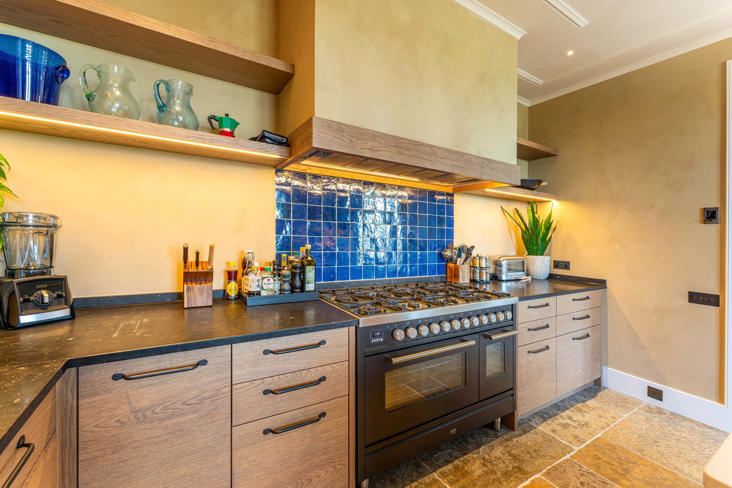 Hampshire-Oak-Kitchen-Modern-Flat-Panels-00013.jpg