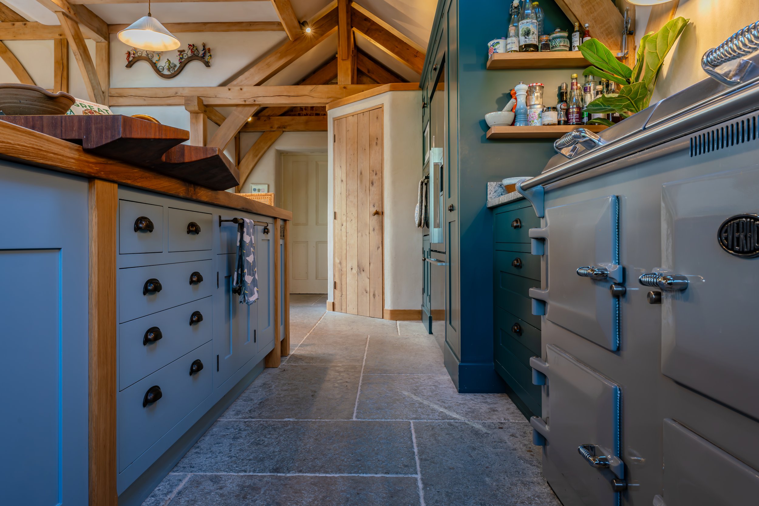 Hampshire-Greatham-Paninted-Timber-Kitchen-00026.jpg