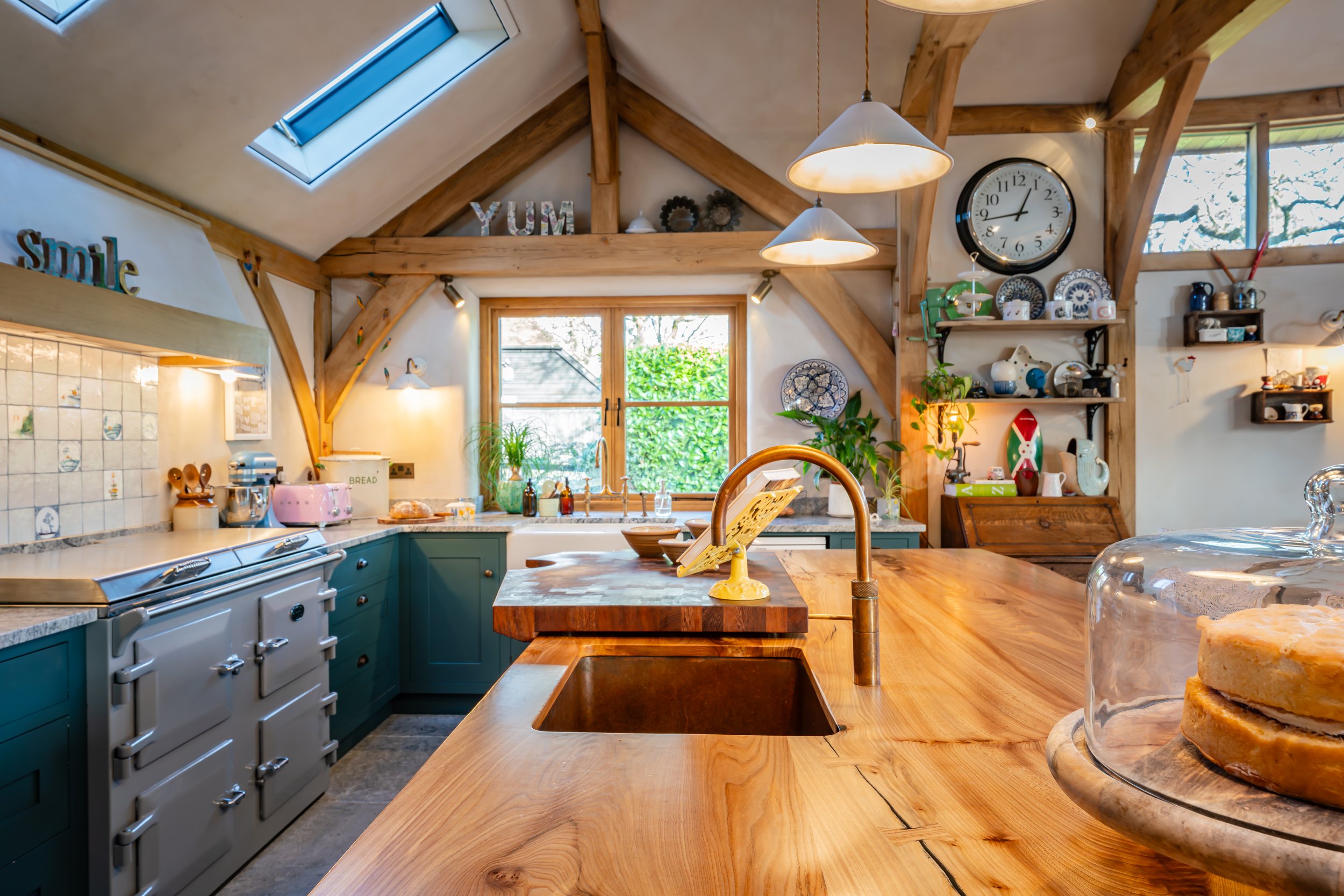 Hampshire-Greatham-Paninted-Timber-Kitchen-00041.jpg