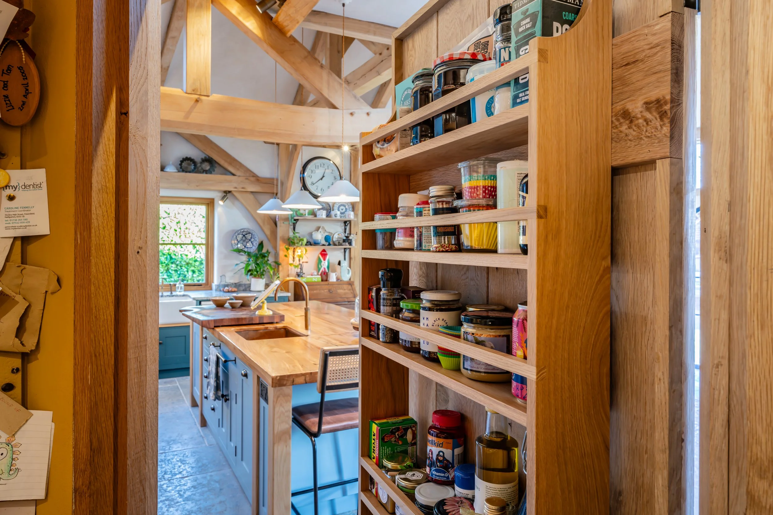 Hampshire-Greatham-Paninted-Timber-Kitchen-00036.jpg