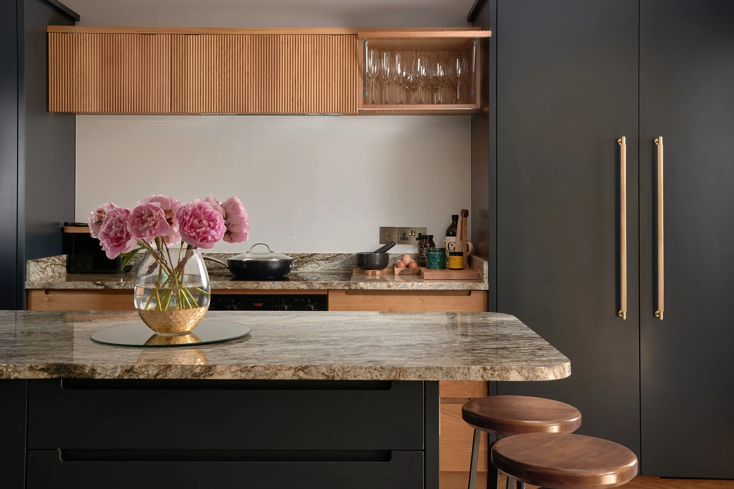 Hampshire-Petersfield-Timber-Painted-Kitchen-00022.jpg