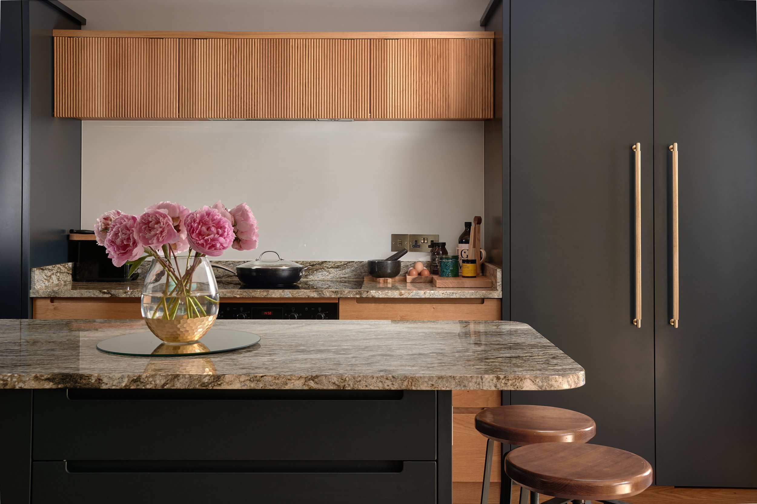 Hampshire-Petersfield-Timber-Painted-Kitchen-00021.jpg
