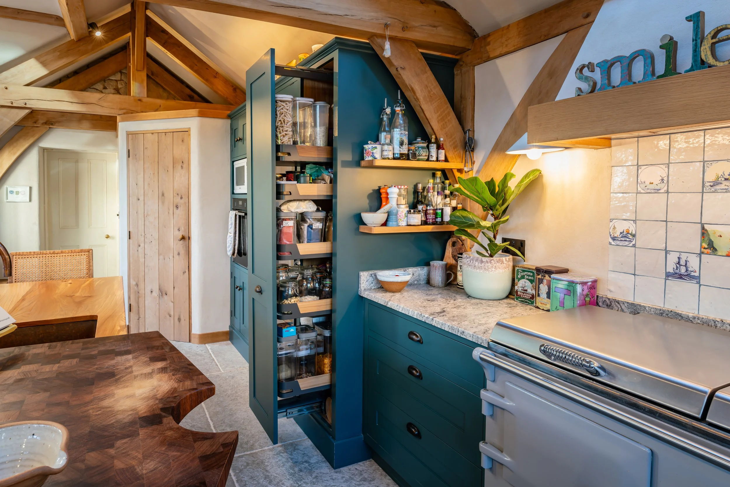 Hampshire-Greatham-Paninted-Timber-Kitchen-00066.jpg