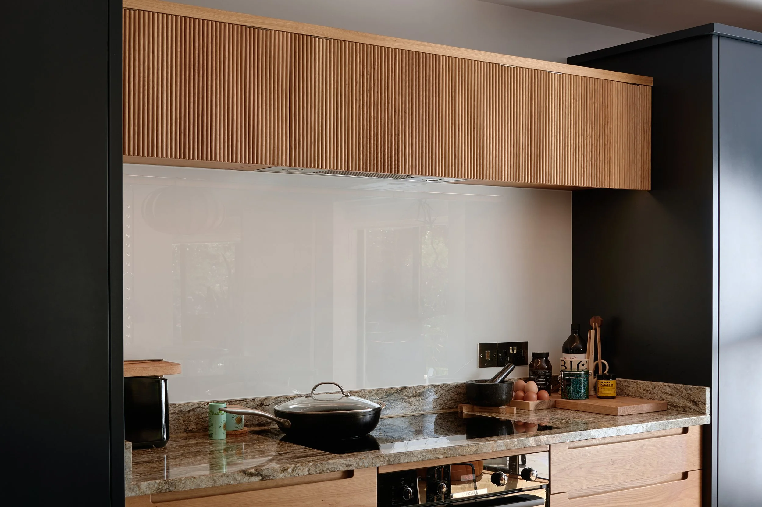 Hampshire-Petersfield-Timber-Painted-Kitchen-00010.jpg