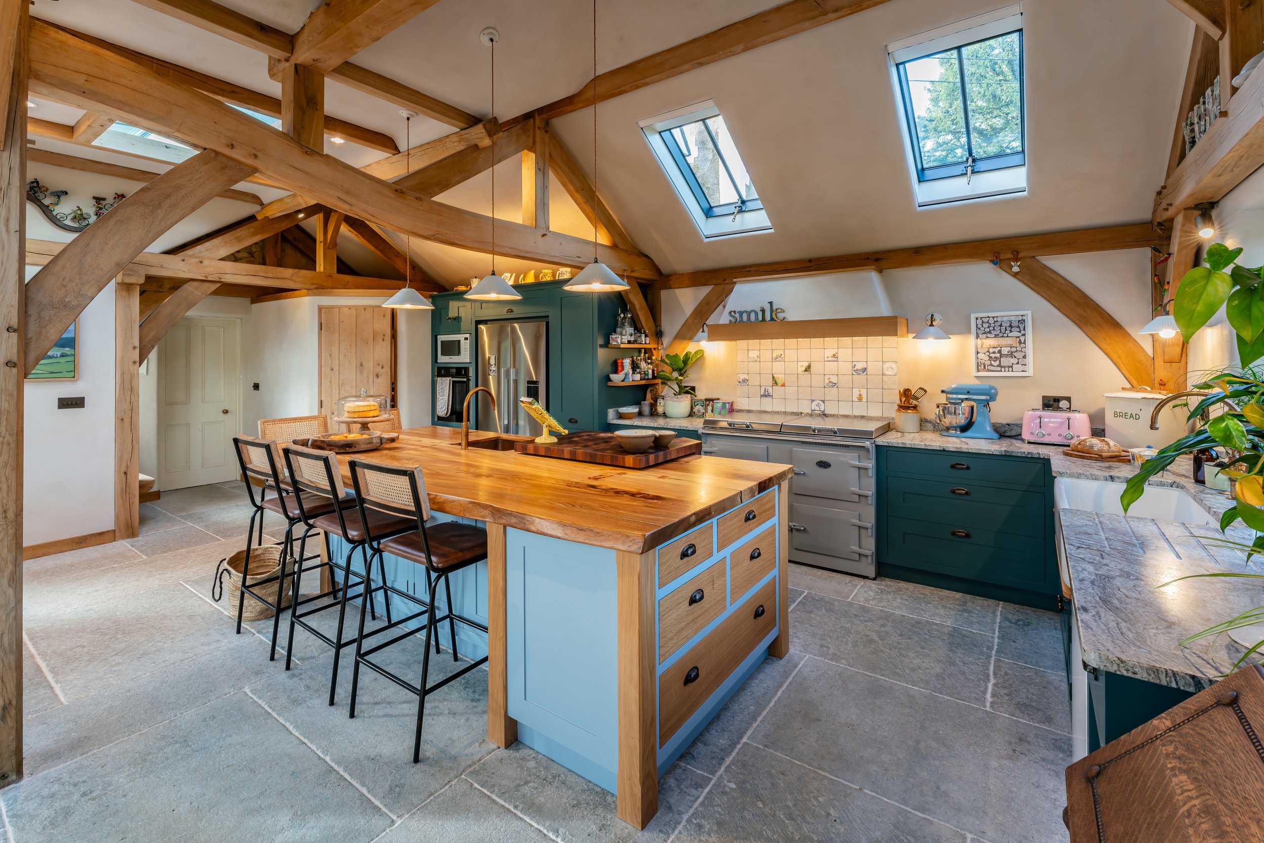Hampshire-Greatham-Paninted-Timber-Kitchen-00007.jpg